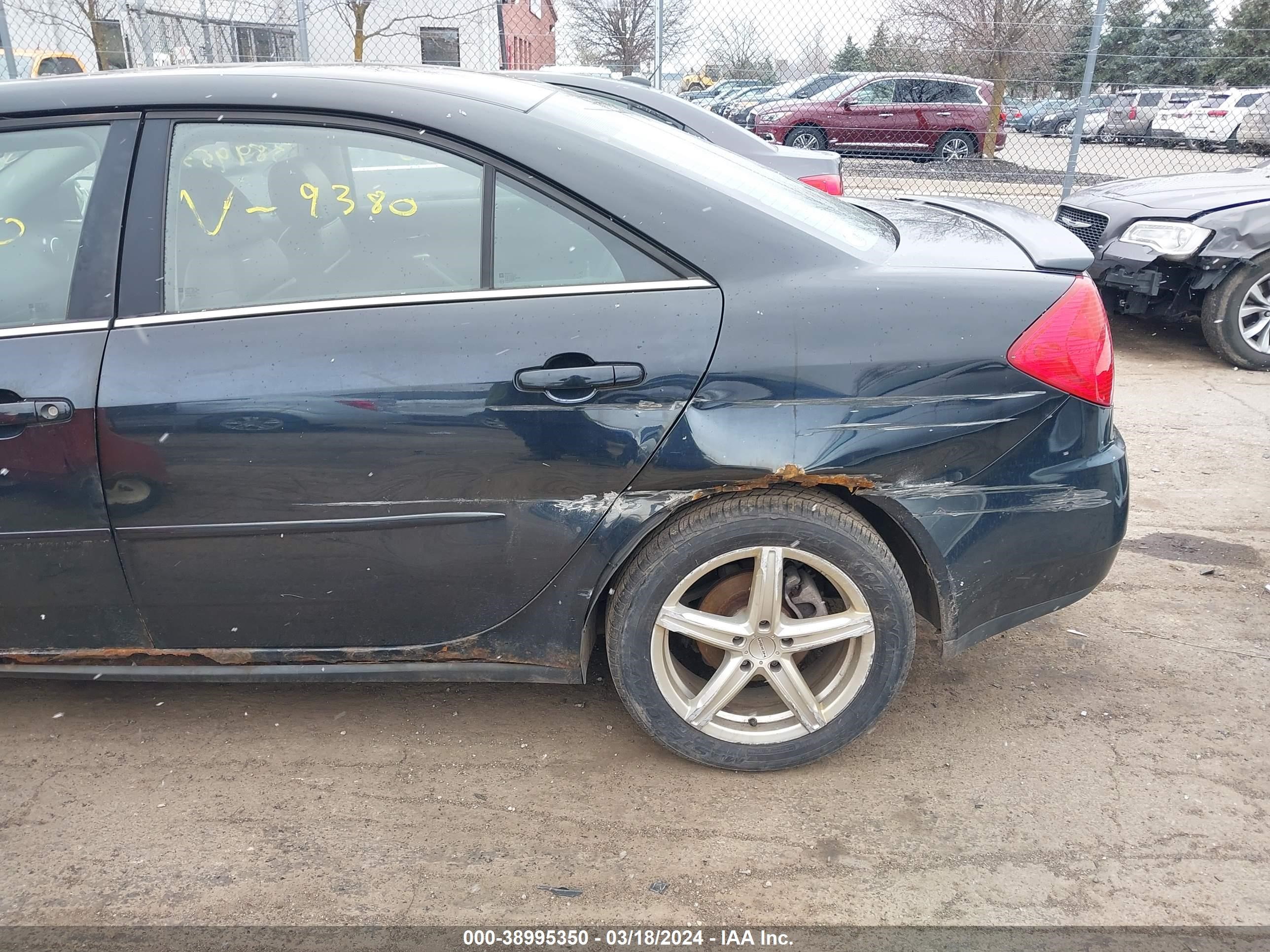 Photo 11 VIN: 1G2ZG57N974129380 - PONTIAC G6 