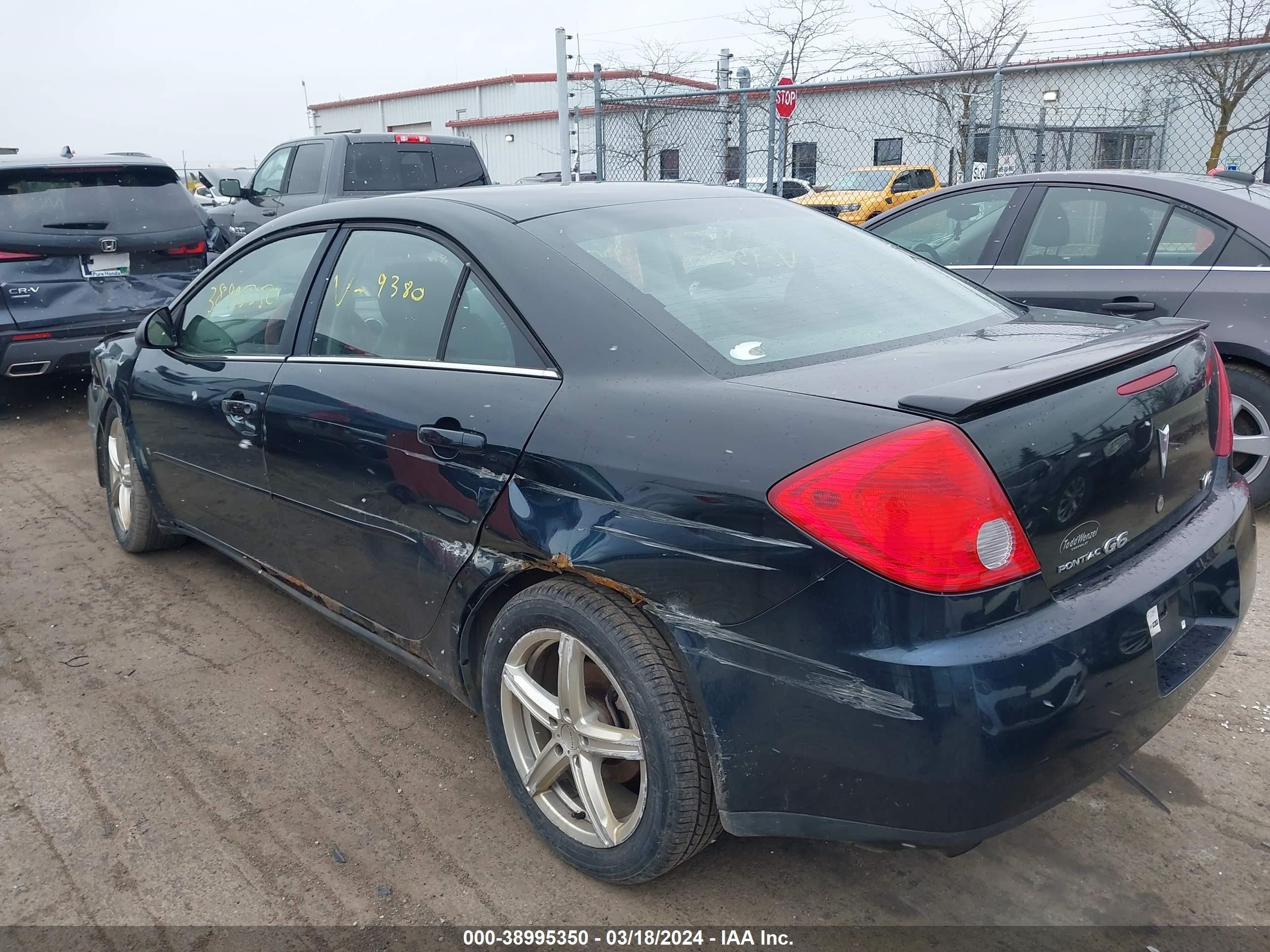 Photo 2 VIN: 1G2ZG57N974129380 - PONTIAC G6 