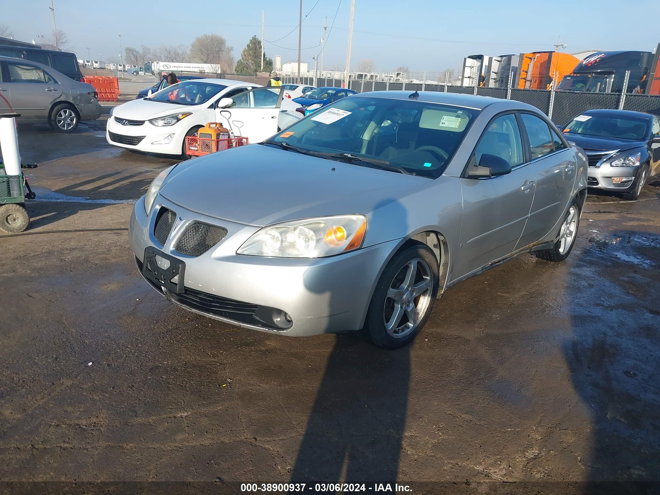 Photo 1 VIN: 1G2ZG57NX84110371 - PONTIAC G6 