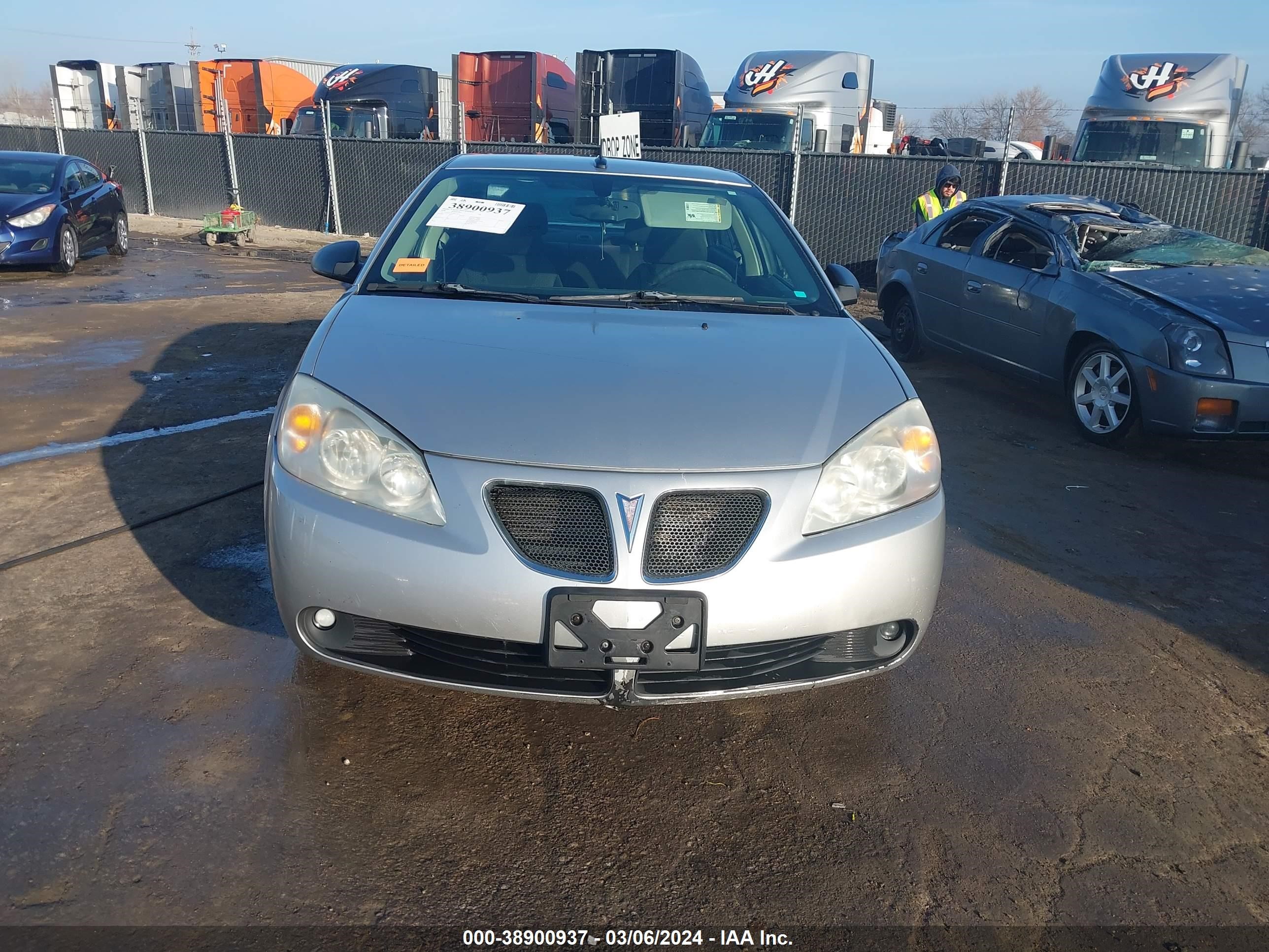 Photo 11 VIN: 1G2ZG57NX84110371 - PONTIAC G6 