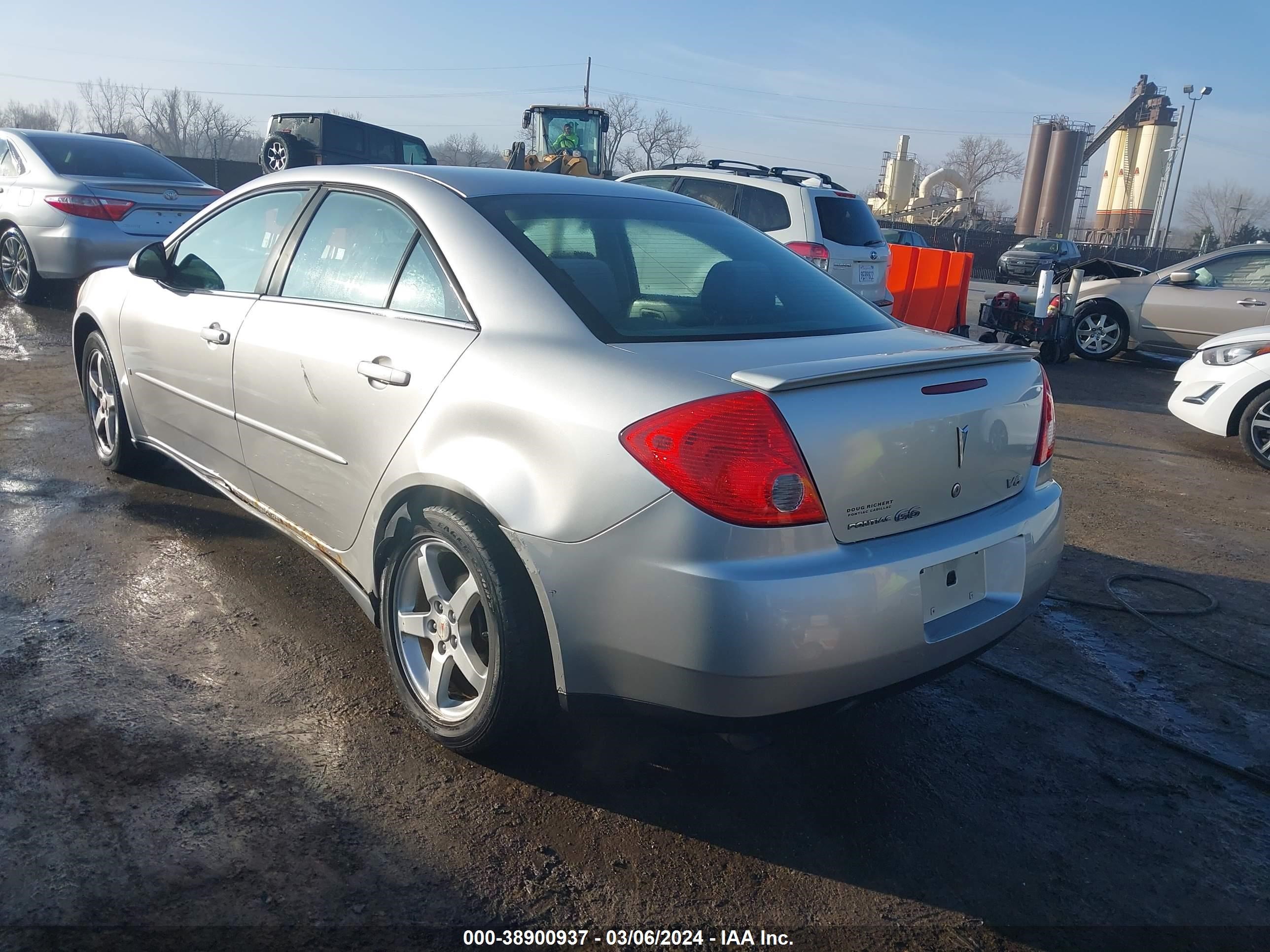 Photo 2 VIN: 1G2ZG57NX84110371 - PONTIAC G6 