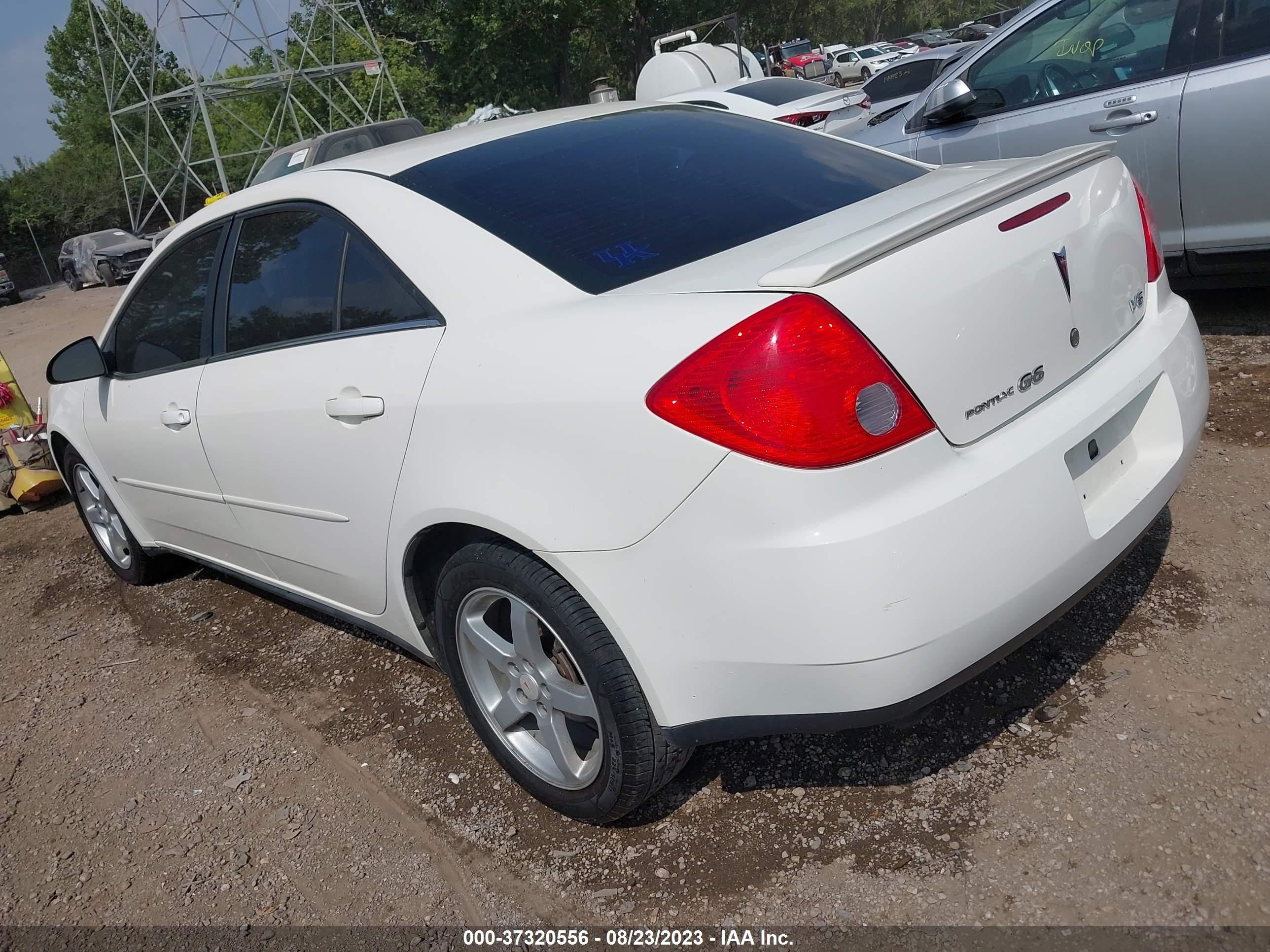 Photo 2 VIN: 1G2ZG57NX84165371 - PONTIAC G6 