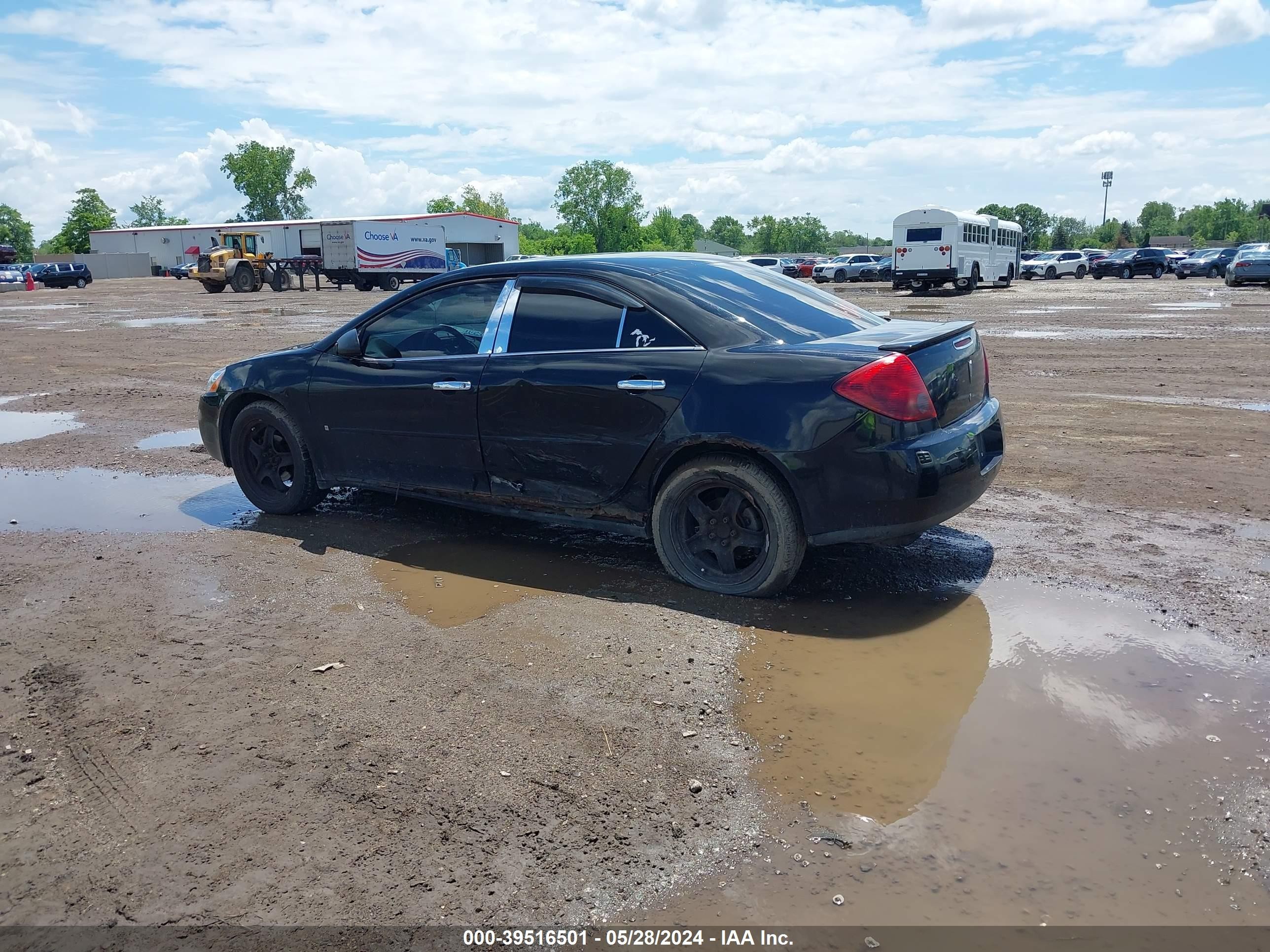 Photo 2 VIN: 1G2ZG58B174237349 - PONTIAC G6 