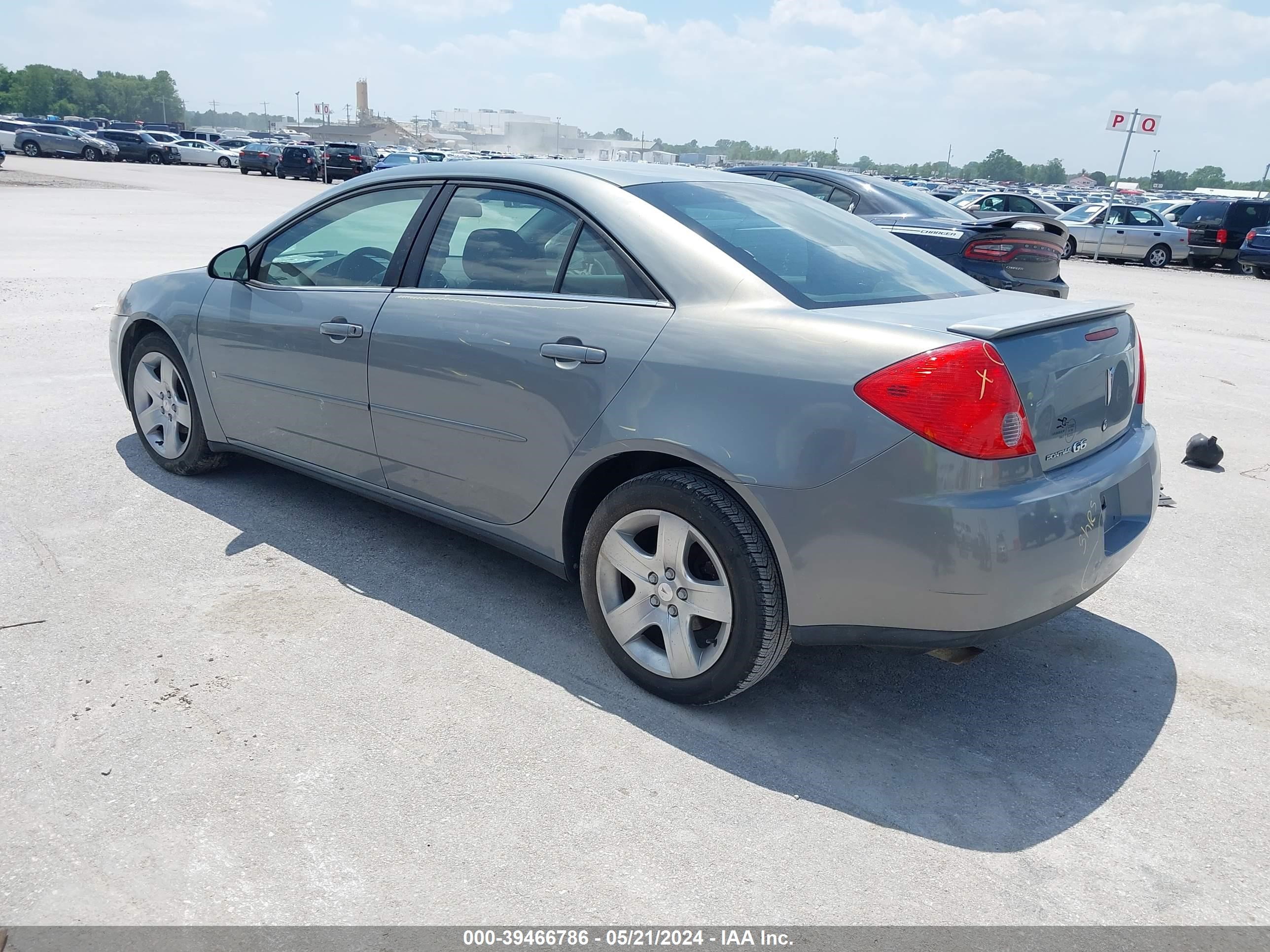 Photo 2 VIN: 1G2ZG58B774262448 - PONTIAC G6 