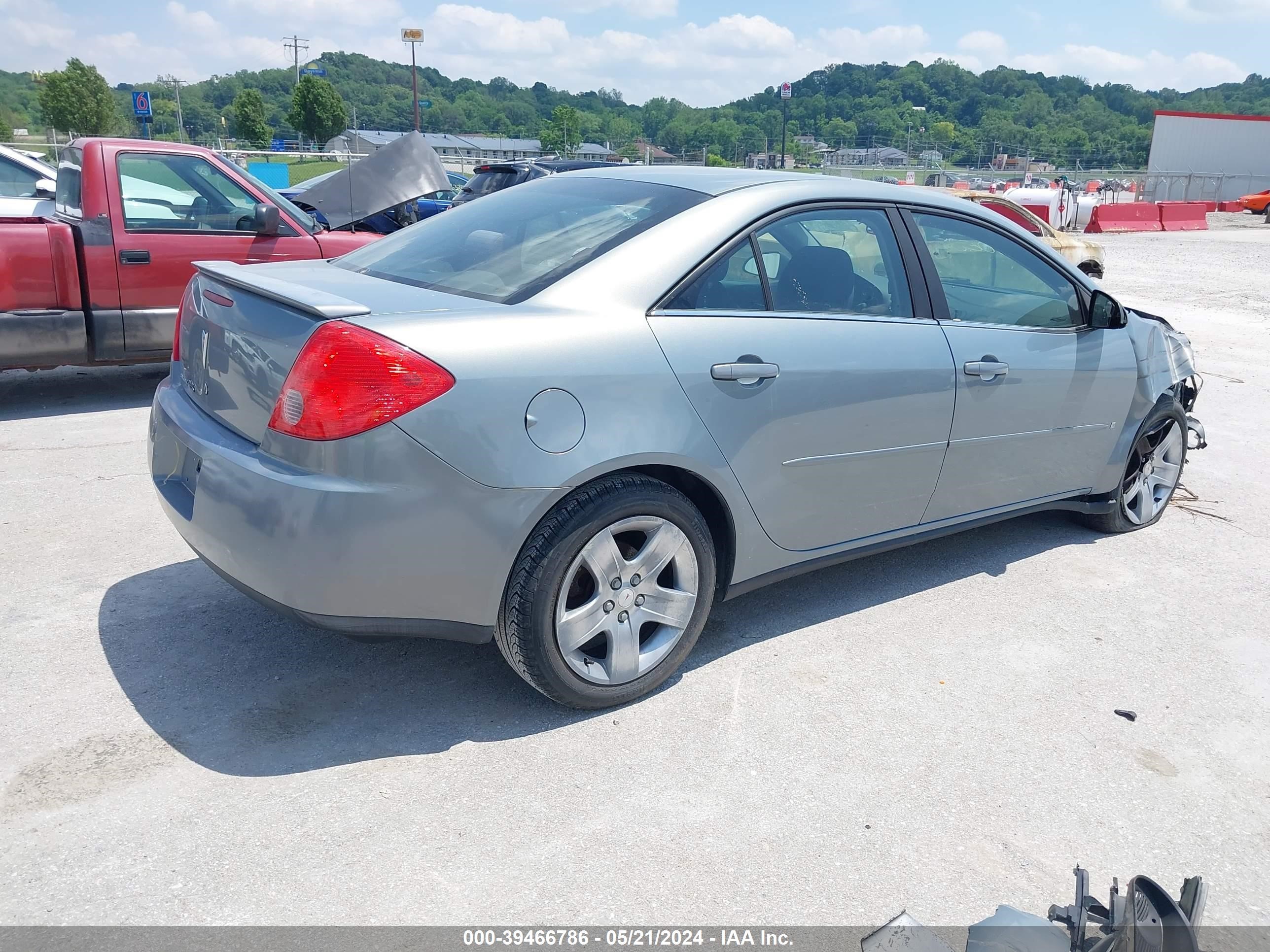 Photo 3 VIN: 1G2ZG58B774262448 - PONTIAC G6 