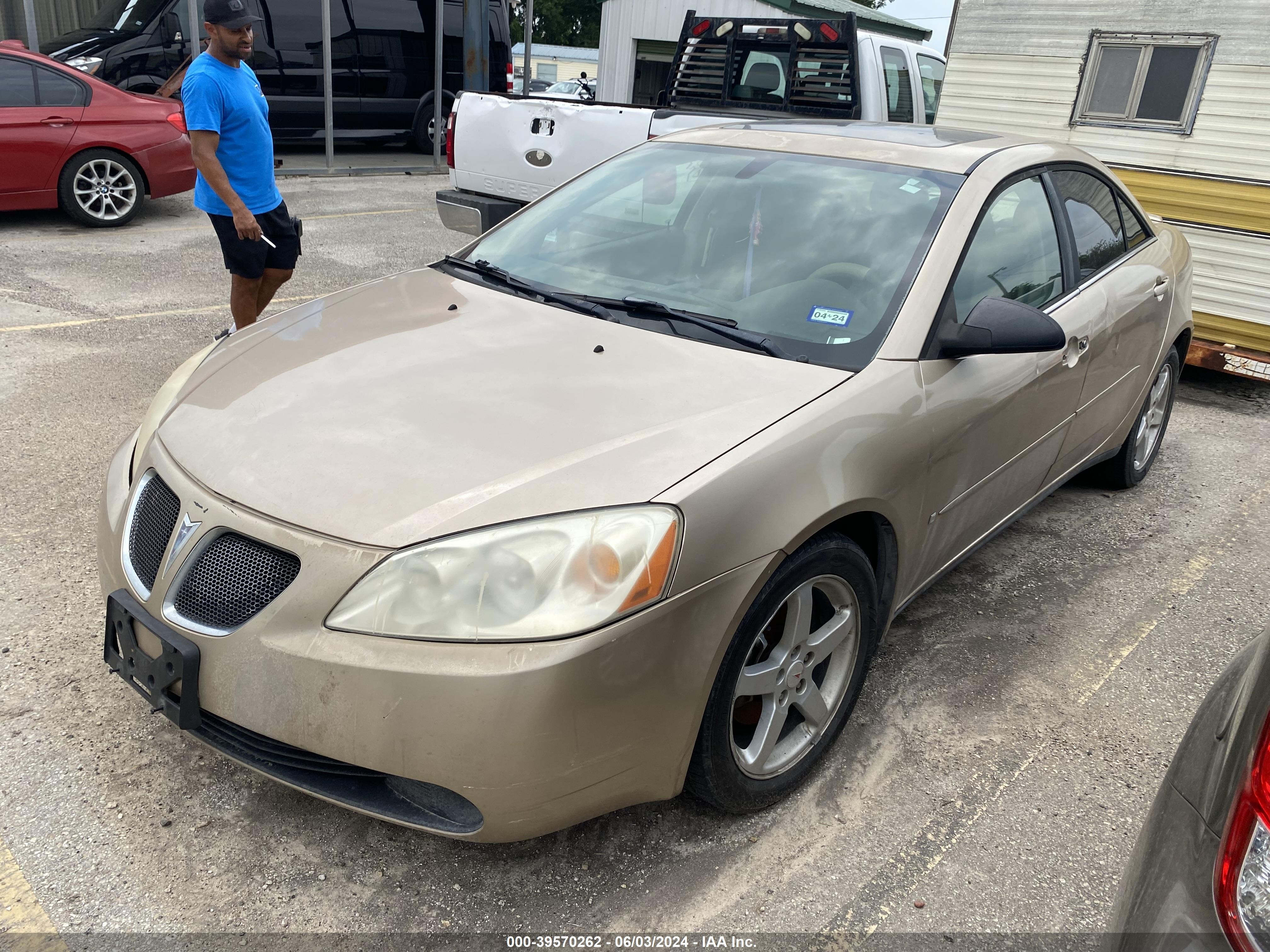 Photo 1 VIN: 1G2ZG58N074116953 - PONTIAC G6 