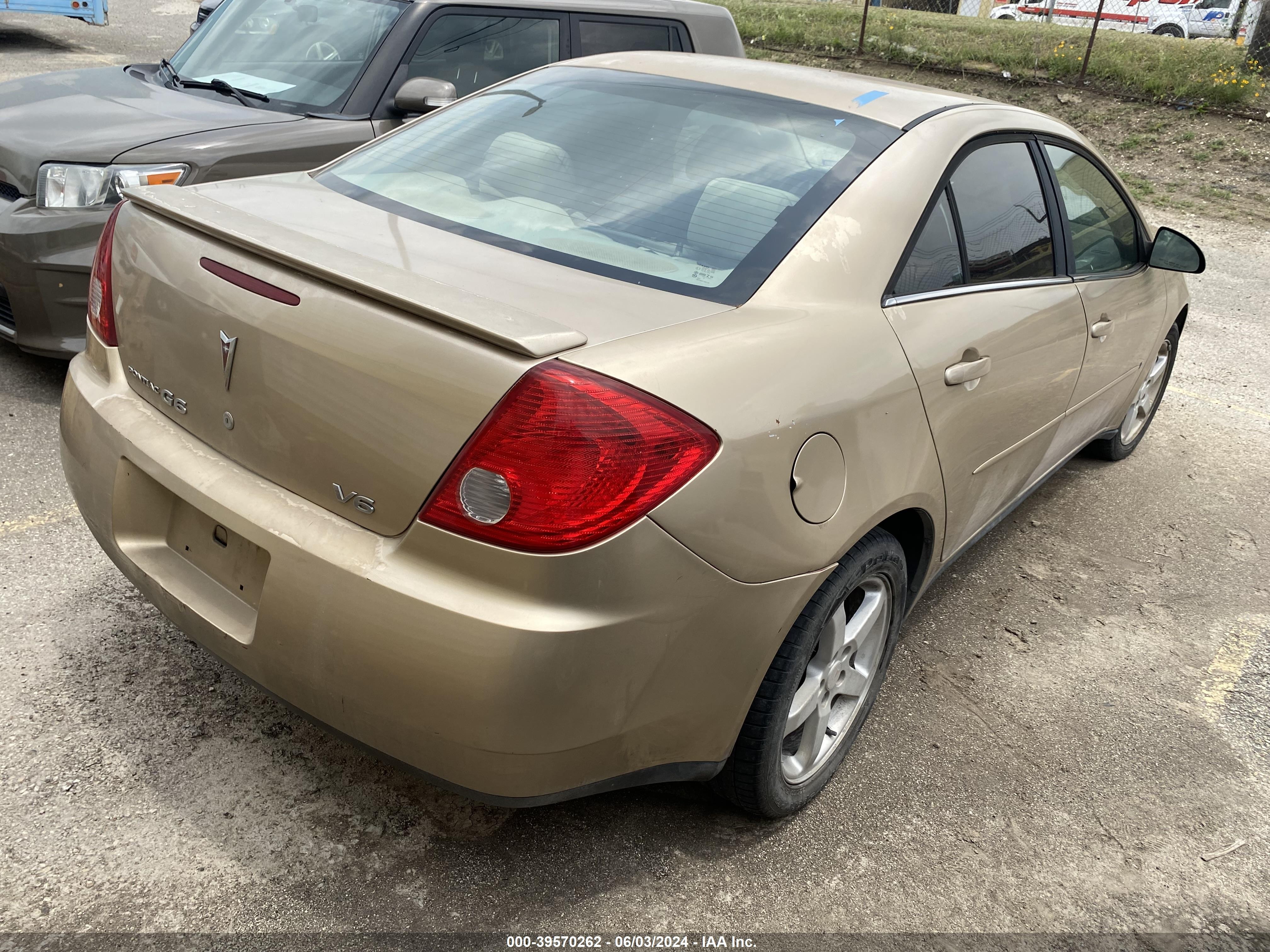 Photo 3 VIN: 1G2ZG58N074116953 - PONTIAC G6 