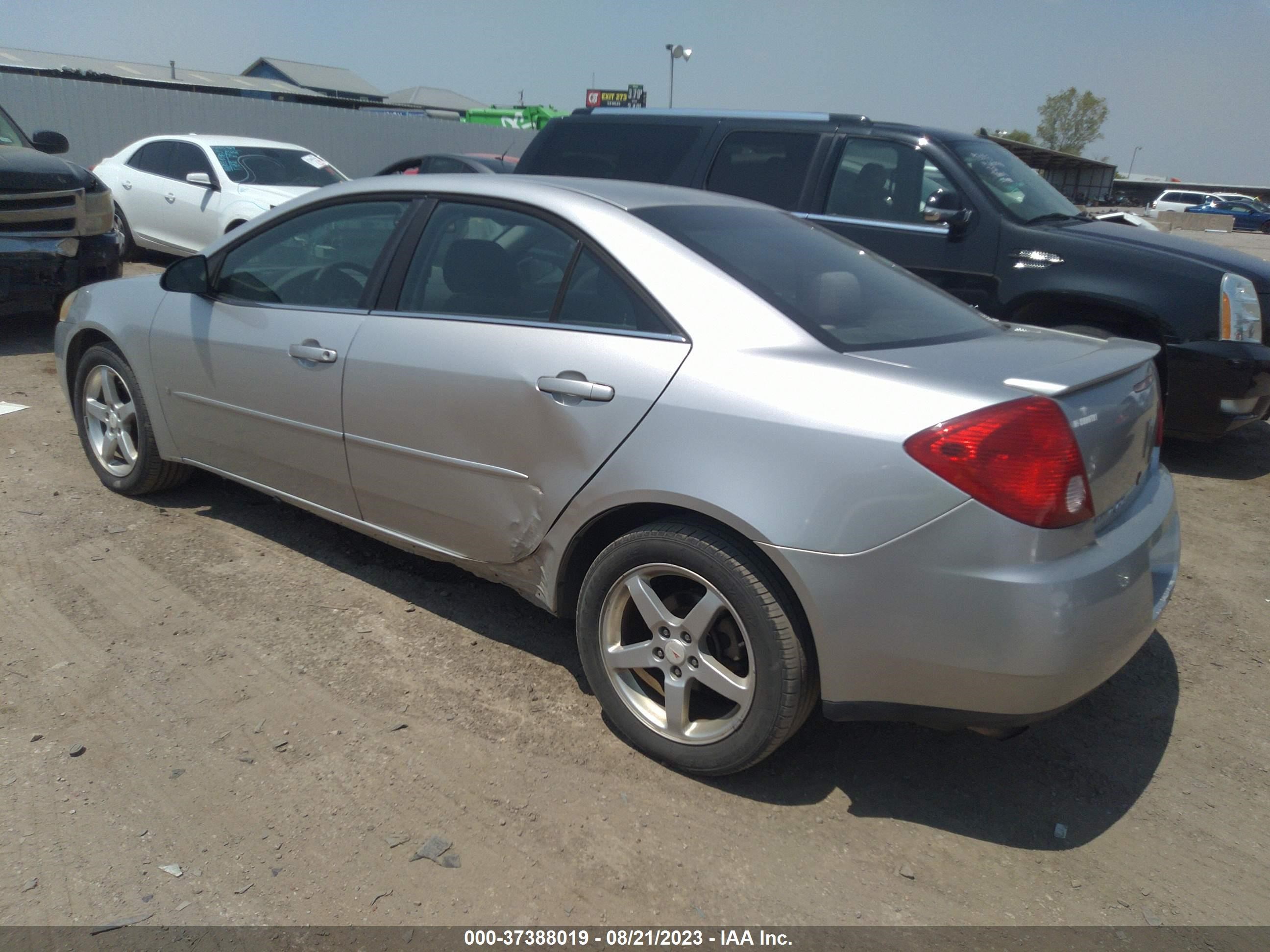 Photo 2 VIN: 1G2ZG58N074214929 - PONTIAC G6 