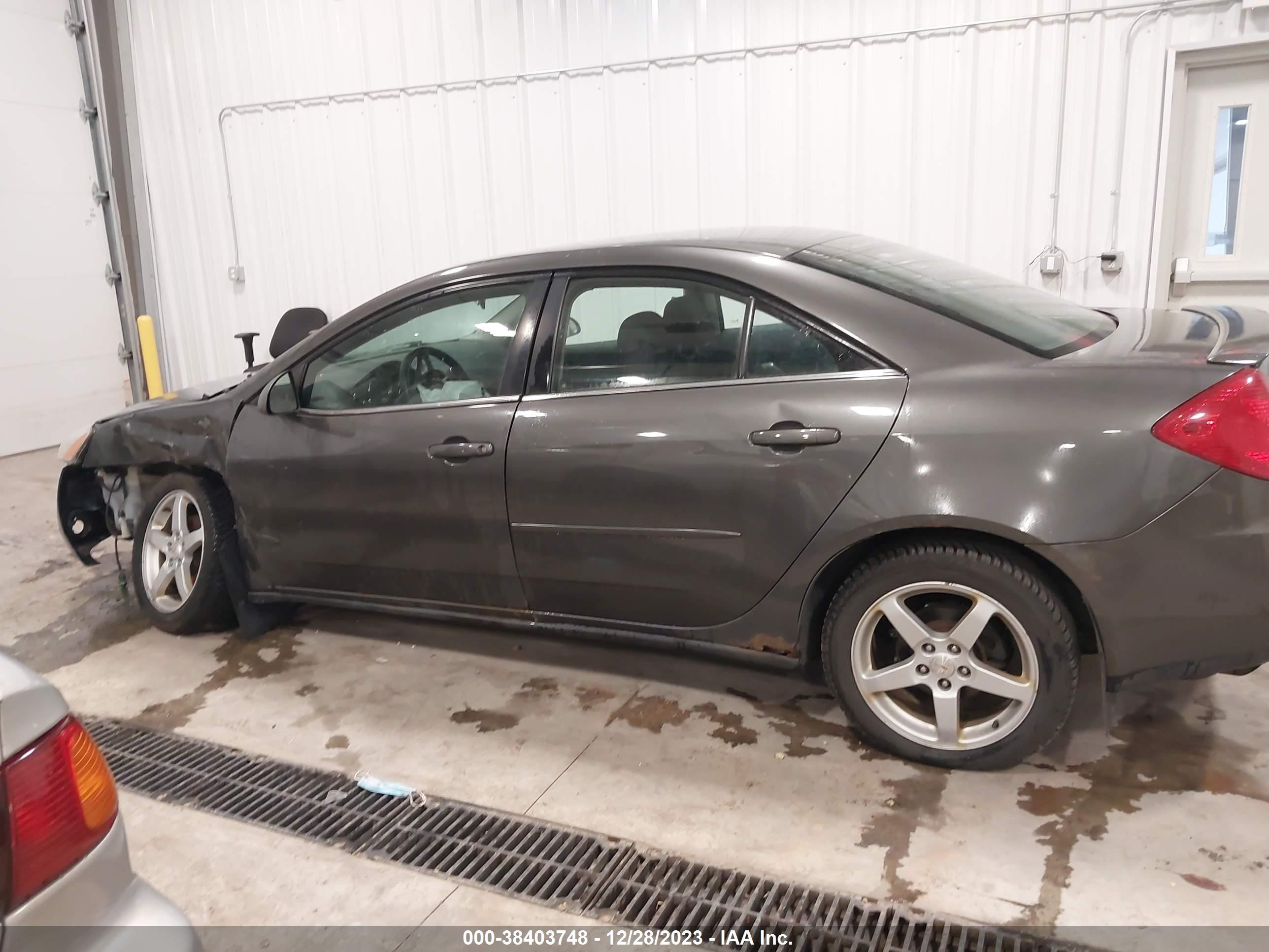 Photo 12 VIN: 1G2ZG58N174148889 - PONTIAC G6 