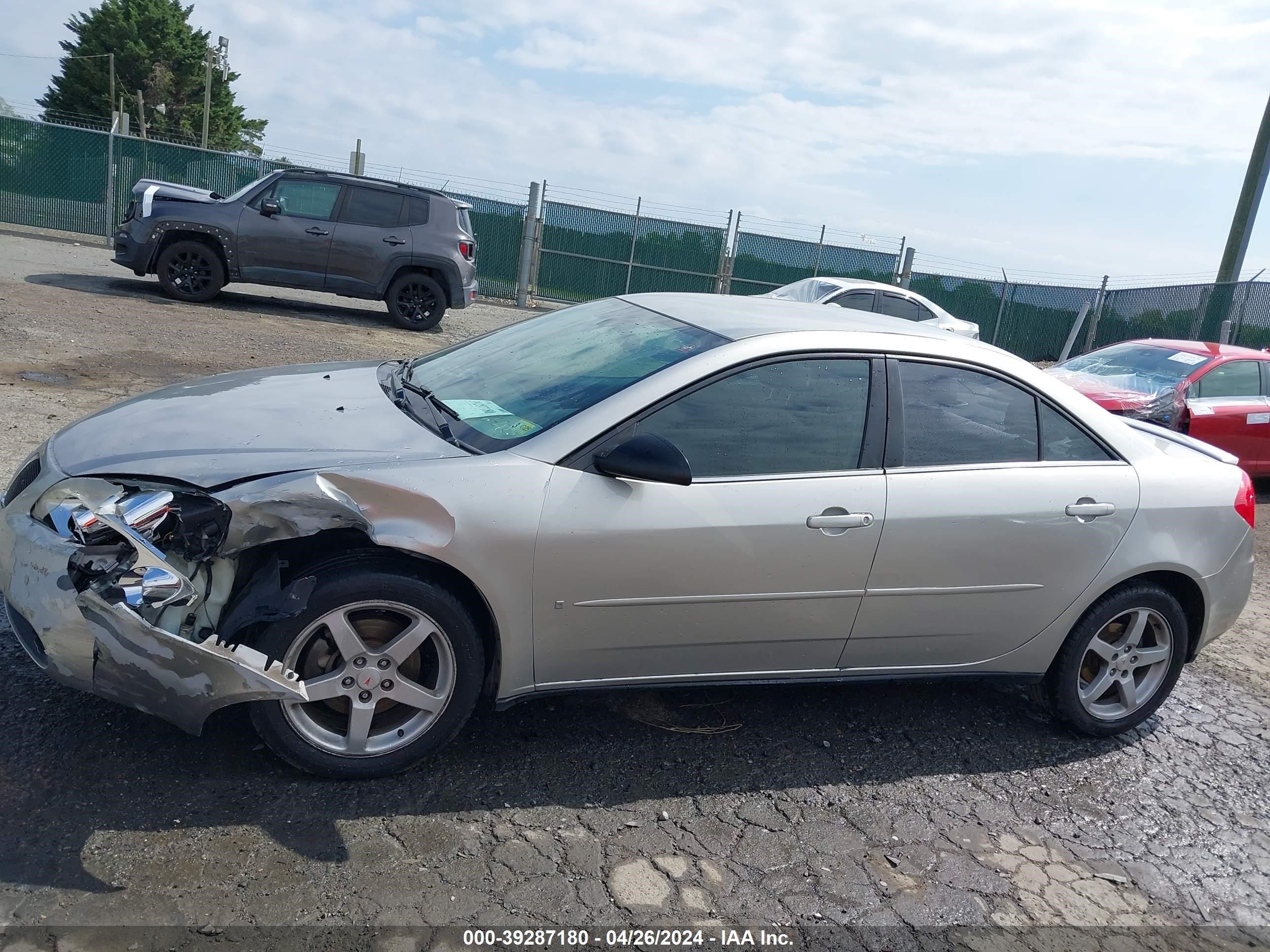 Photo 13 VIN: 1G2ZG58N174152943 - PONTIAC G6 