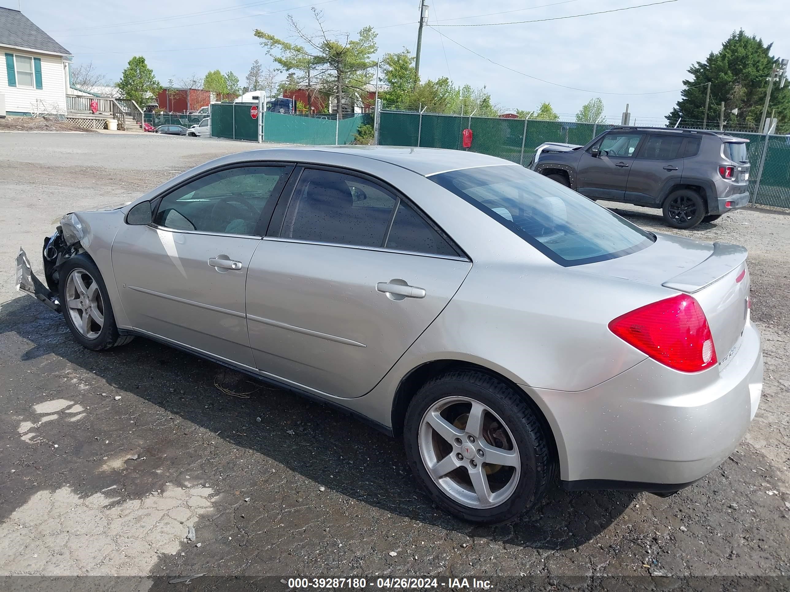 Photo 2 VIN: 1G2ZG58N174152943 - PONTIAC G6 