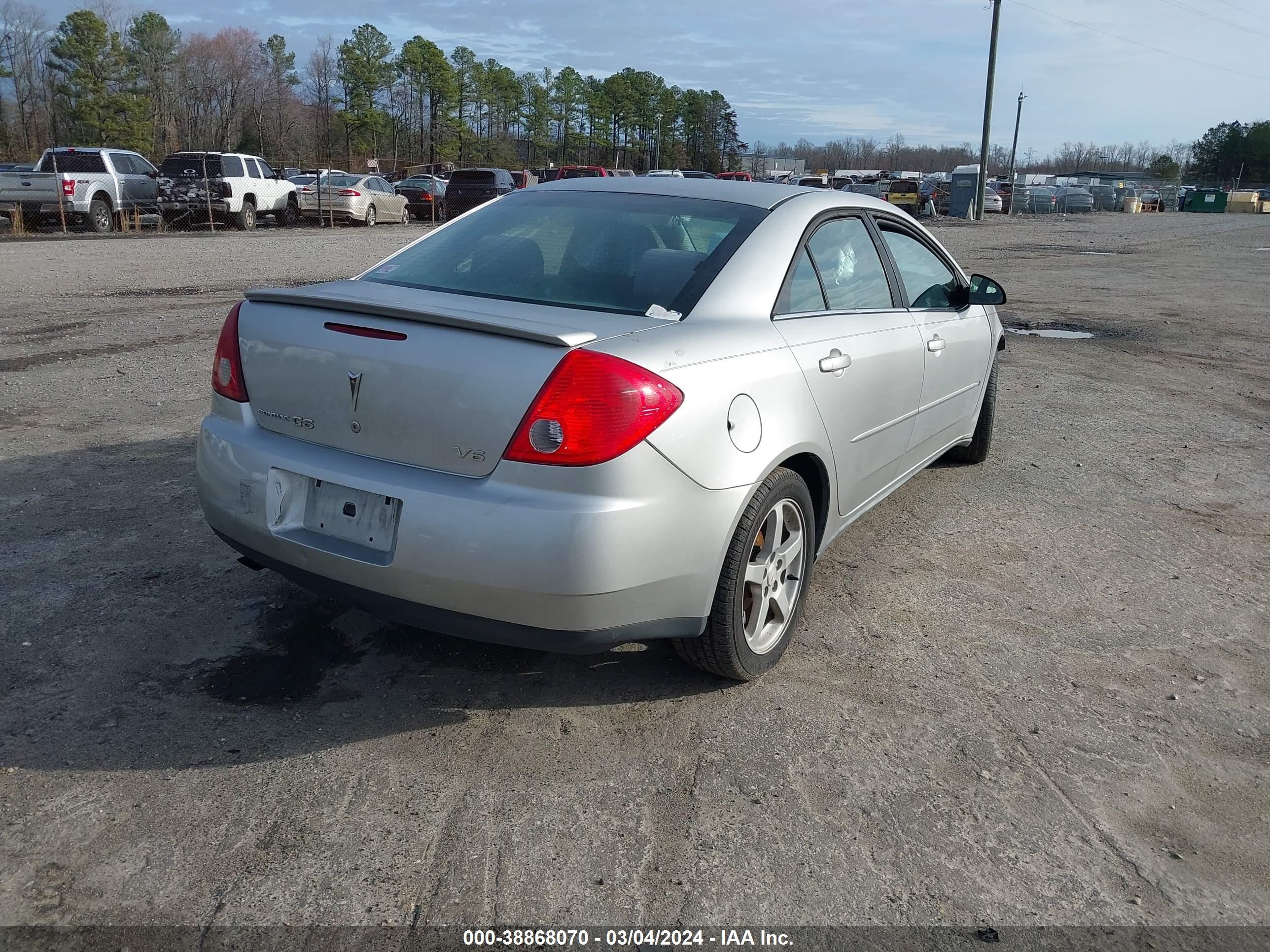 Photo 3 VIN: 1G2ZG58N174186865 - PONTIAC G6 