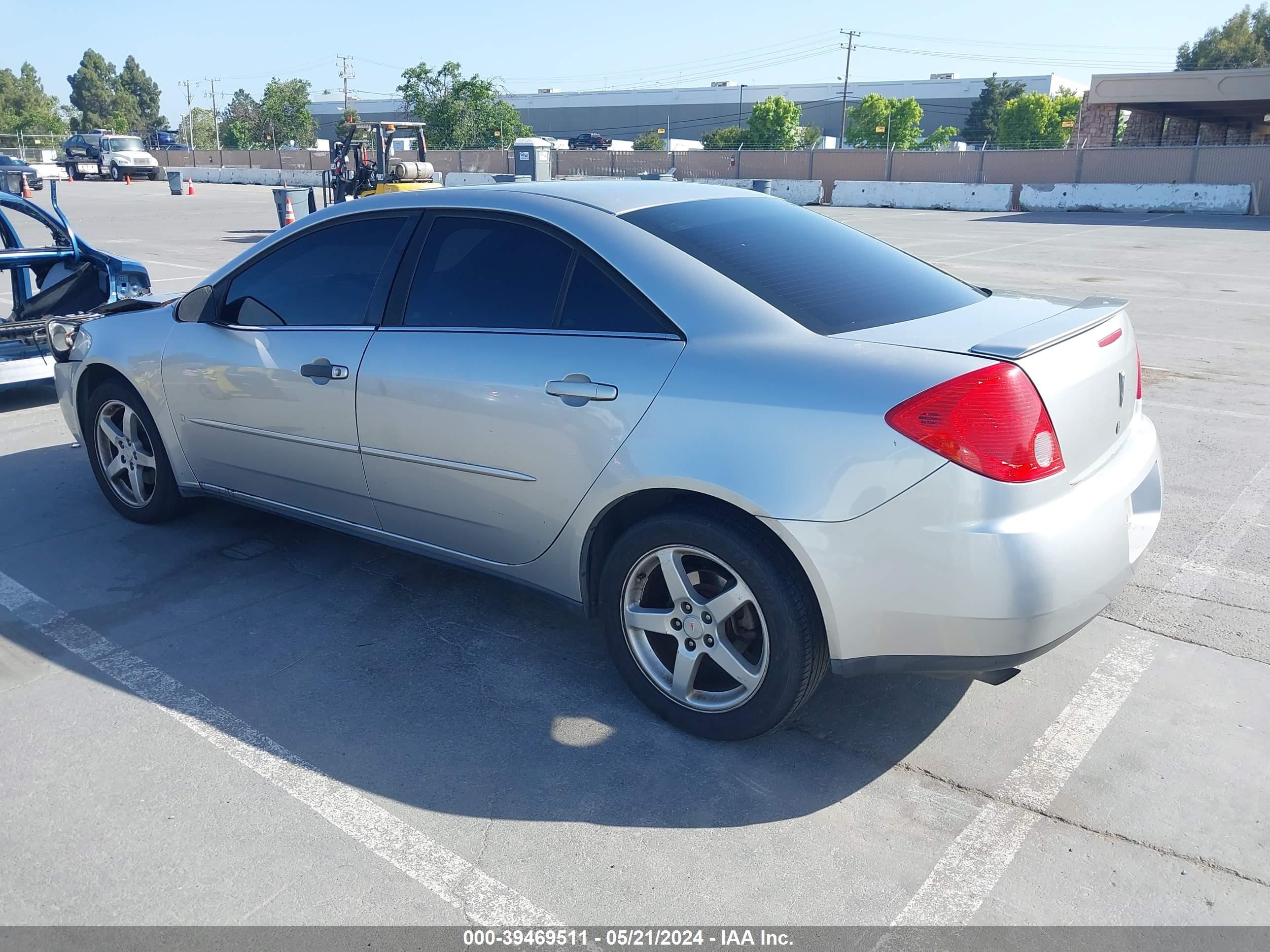 Photo 2 VIN: 1G2ZG58N174260091 - PONTIAC G6 