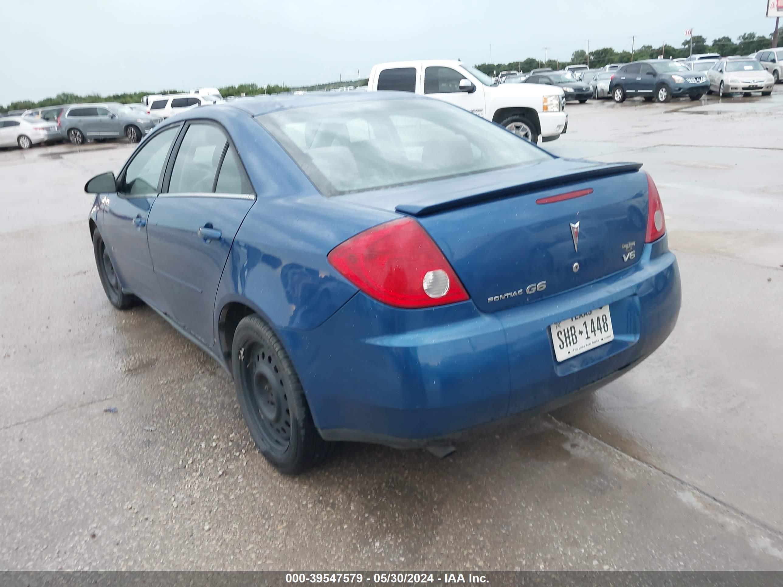 Photo 2 VIN: 1G2ZG58N574197724 - PONTIAC G6 