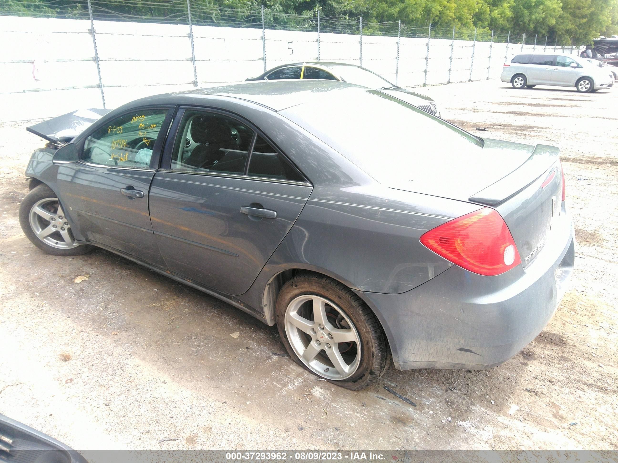 Photo 2 VIN: 1G2ZG58N874235608 - PONTIAC G6 