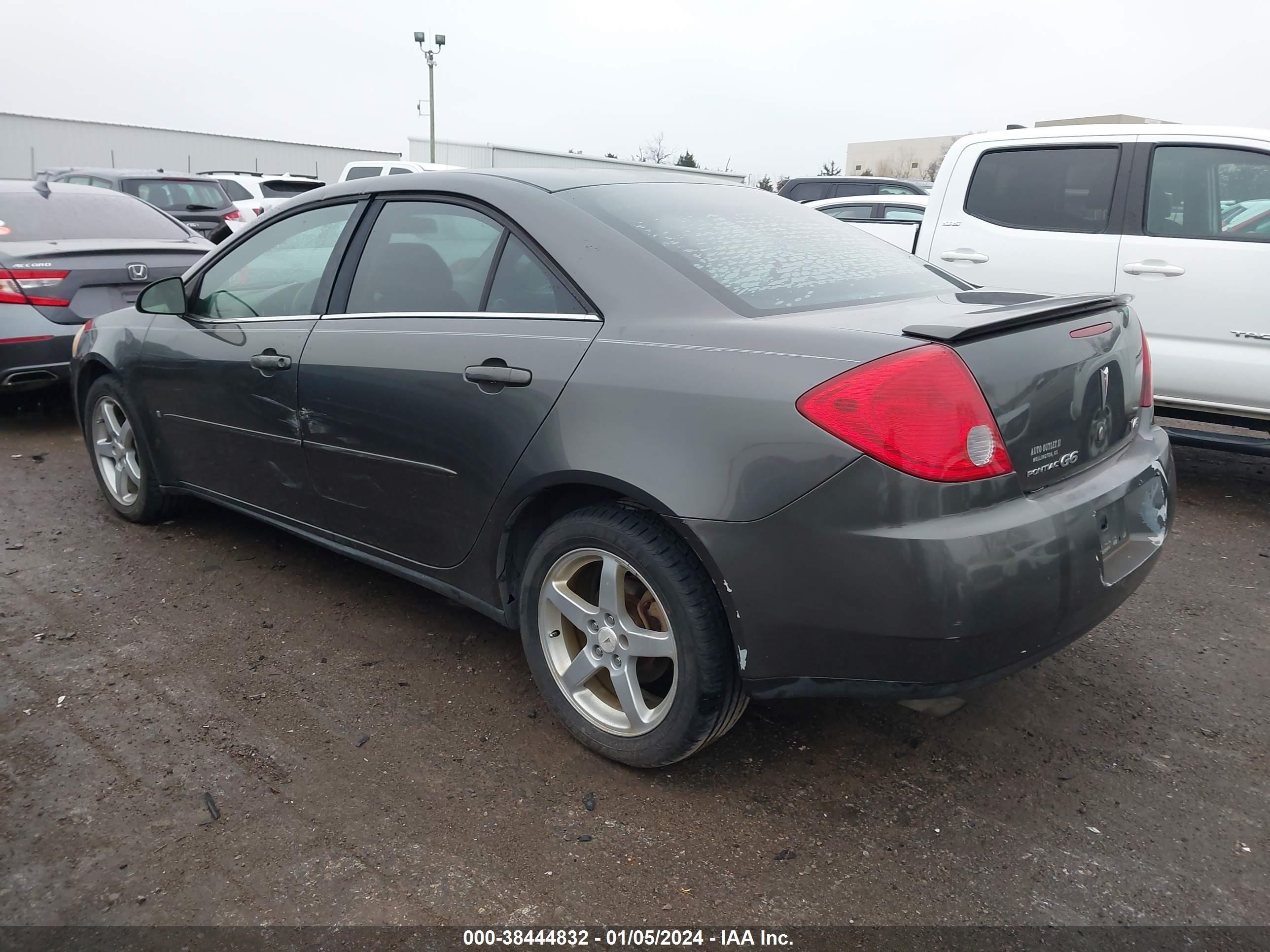 Photo 2 VIN: 1G2ZG58N974136117 - PONTIAC G6 