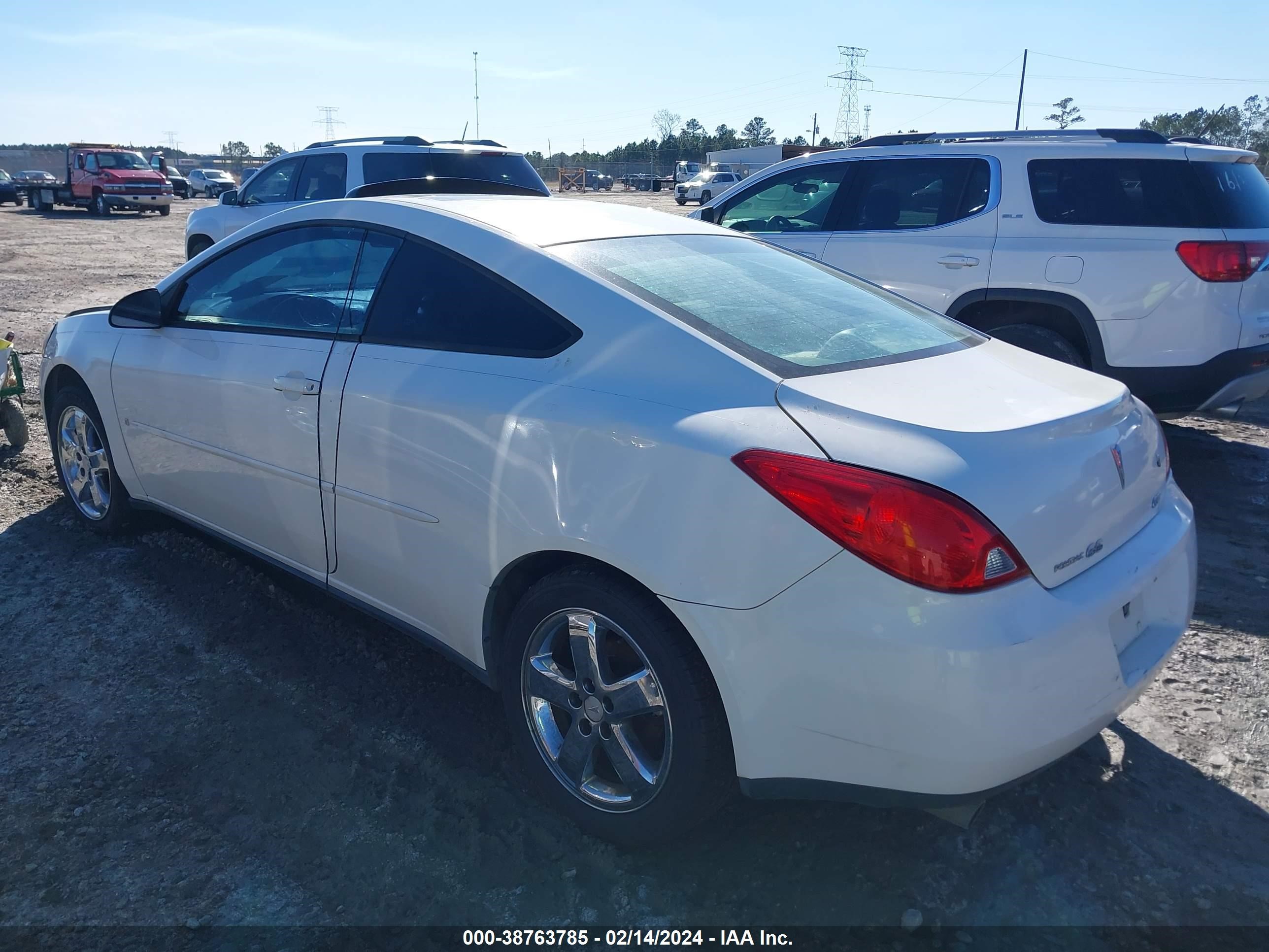 Photo 2 VIN: 1G2ZH158164226963 - PONTIAC G6 