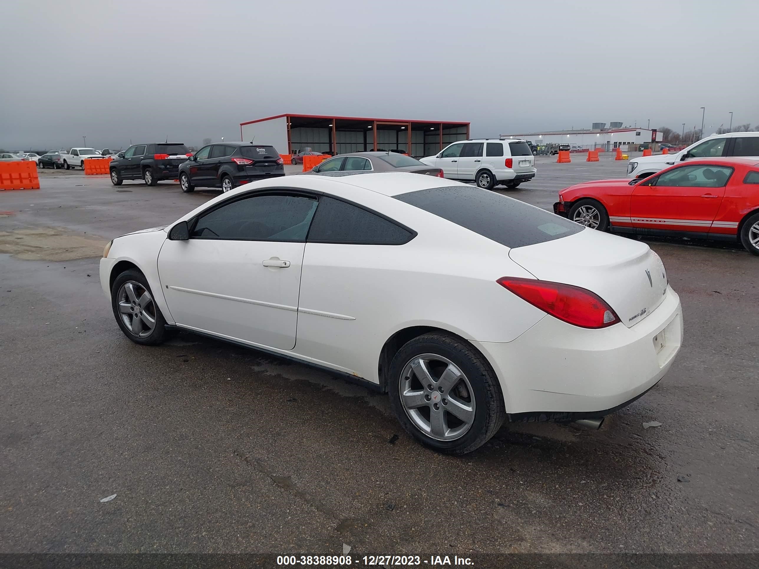 Photo 2 VIN: 1G2ZH158164252558 - PONTIAC G6 