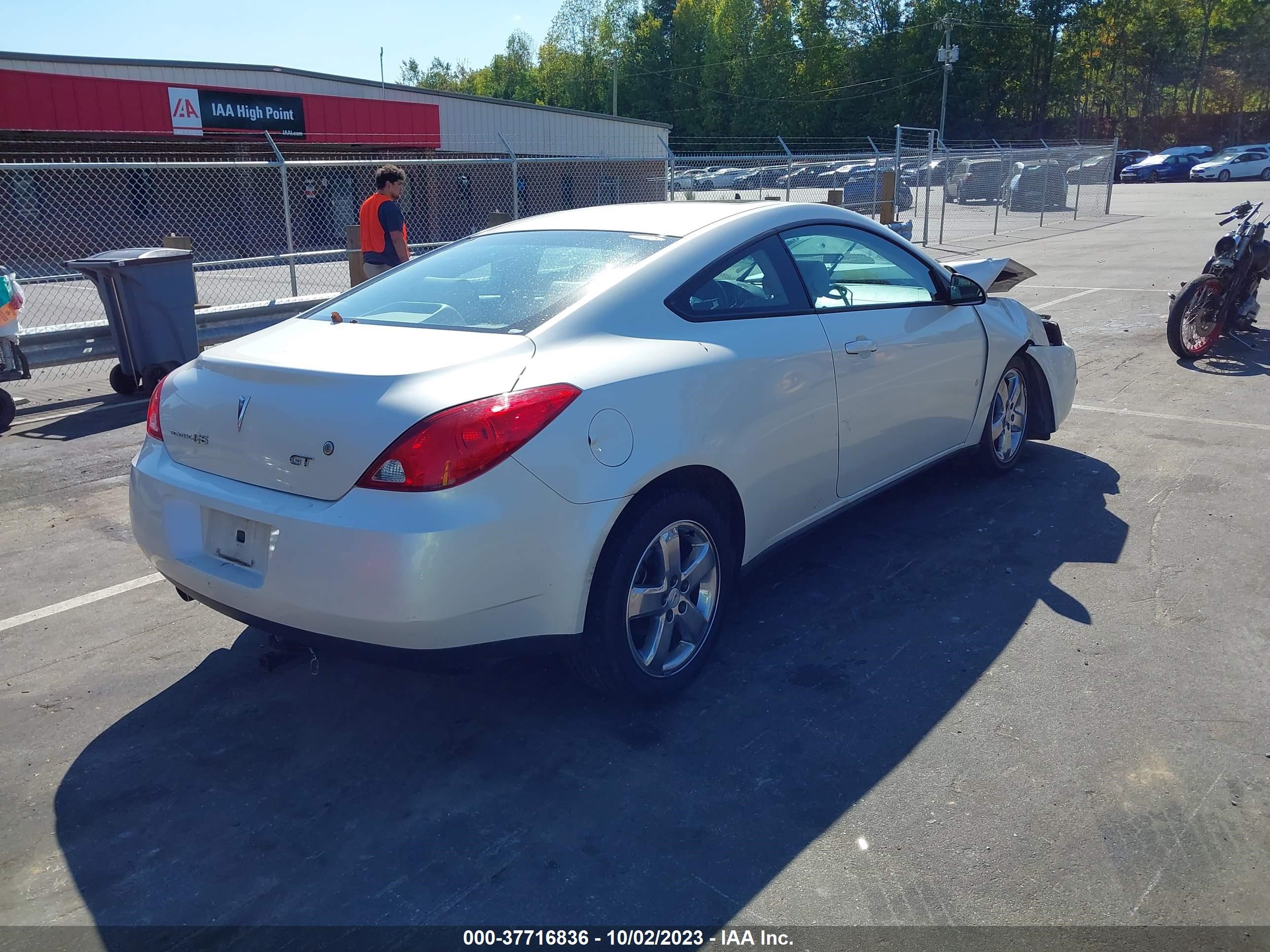 Photo 3 VIN: 1G2ZH17N194130614 - PONTIAC G6 