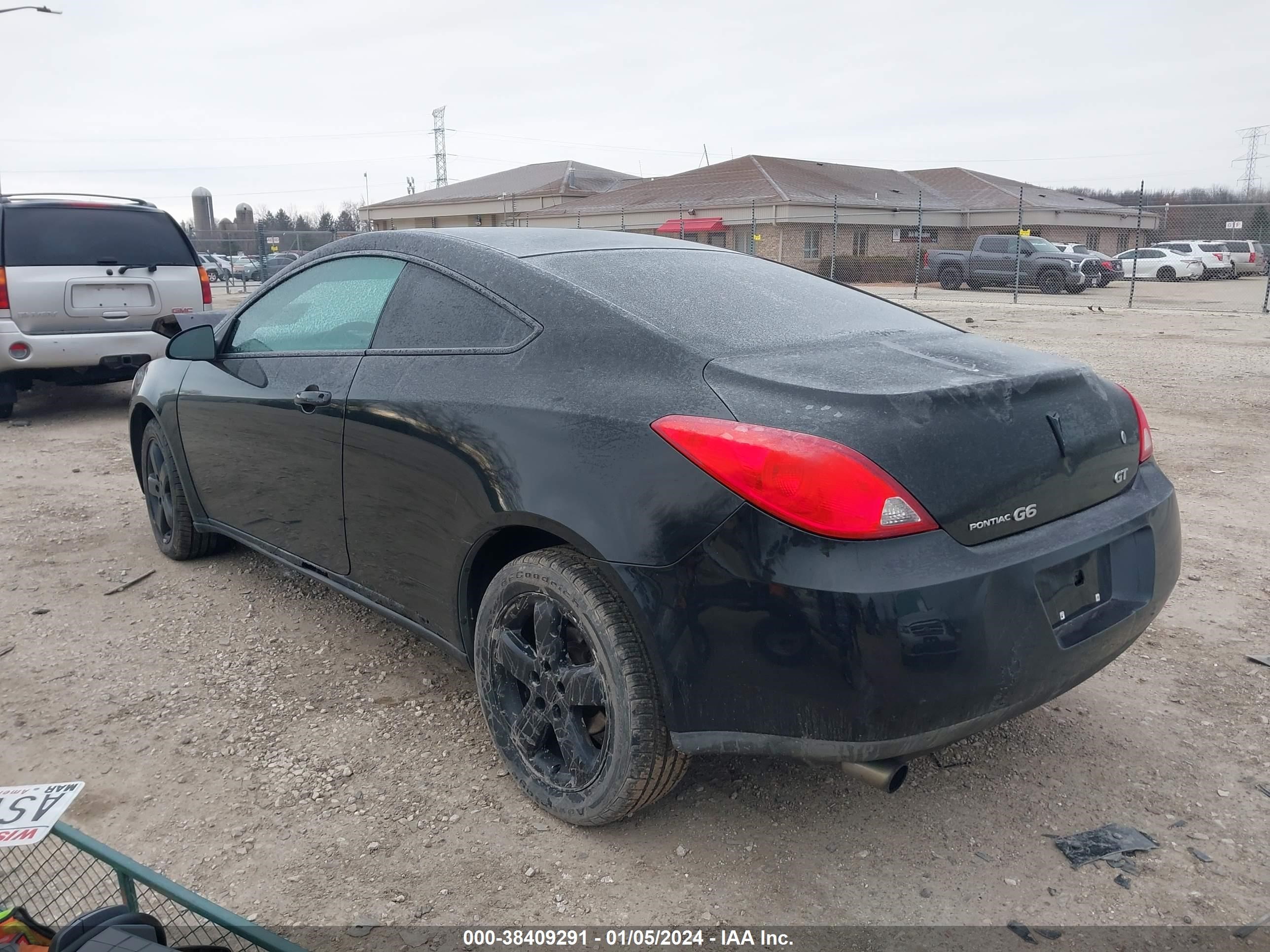 Photo 2 VIN: 1G2ZH17N284105512 - PONTIAC G6 