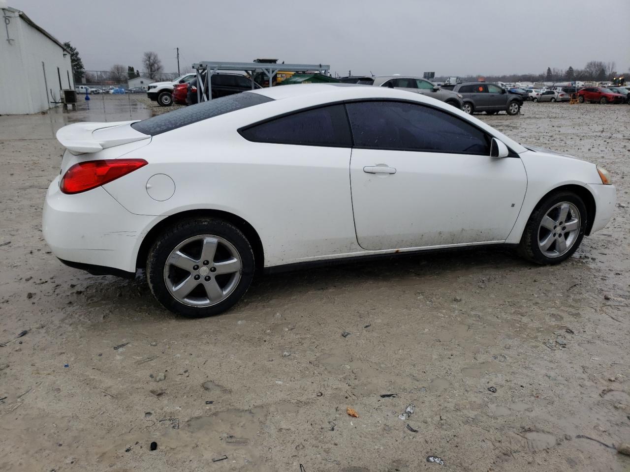 Photo 2 VIN: 1G2ZH17N994157463 - PONTIAC G6 