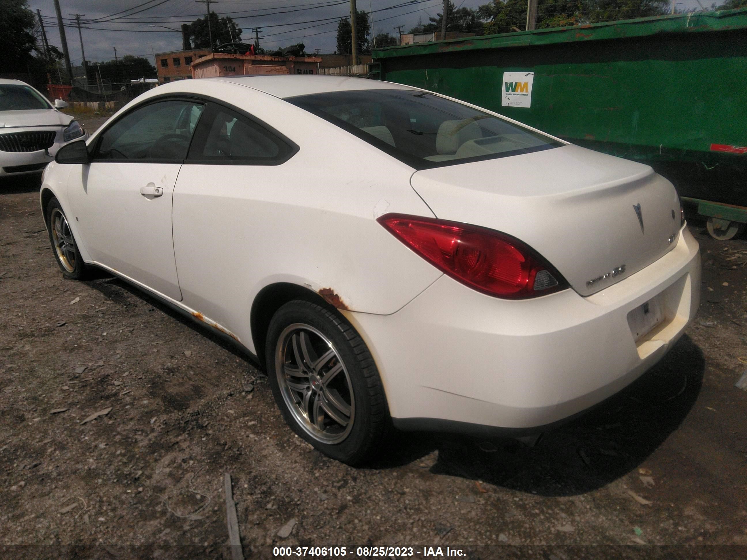 Photo 2 VIN: 1G2ZH18N174135212 - PONTIAC G6 