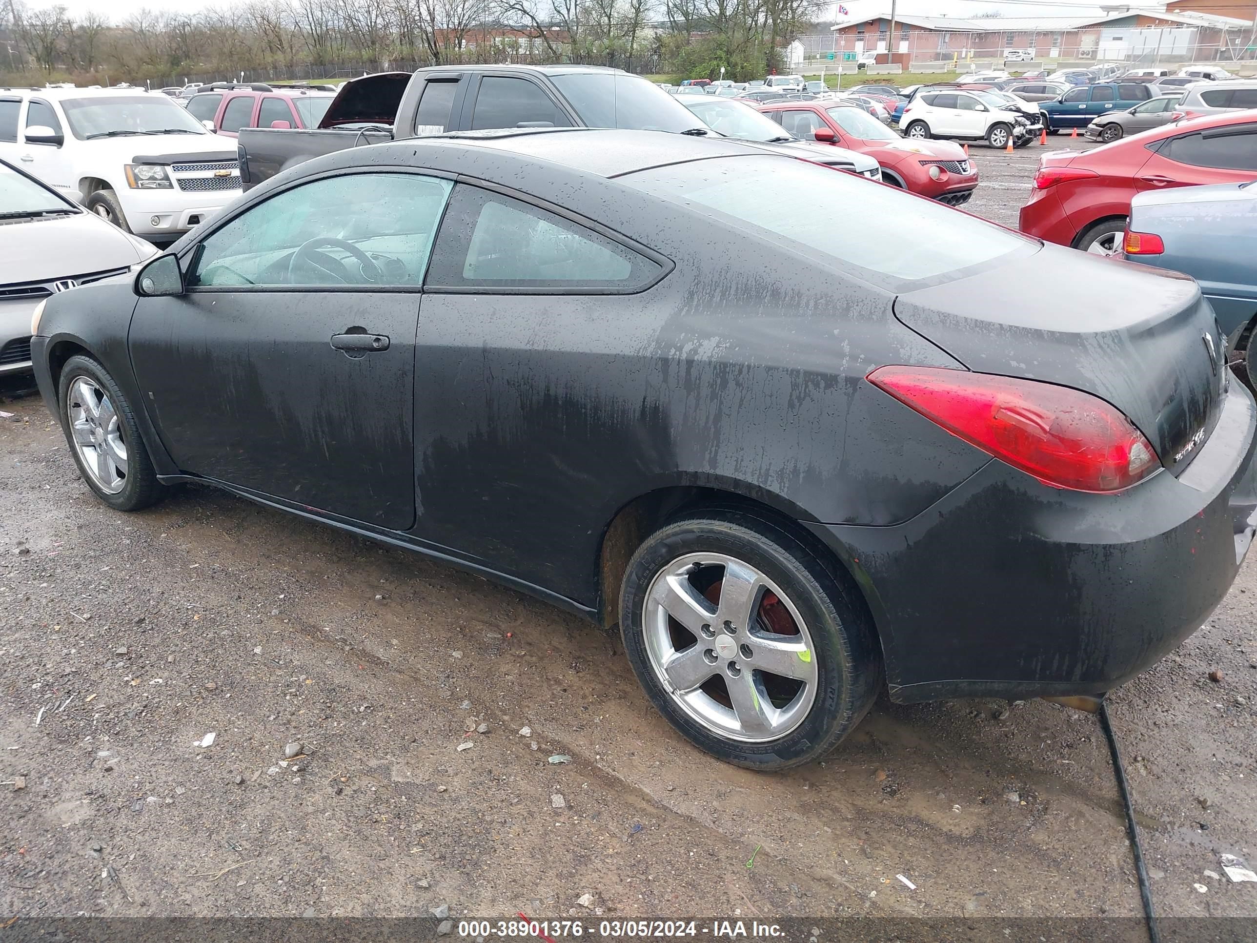 Photo 2 VIN: 1G2ZH18N674140387 - PONTIAC G6 