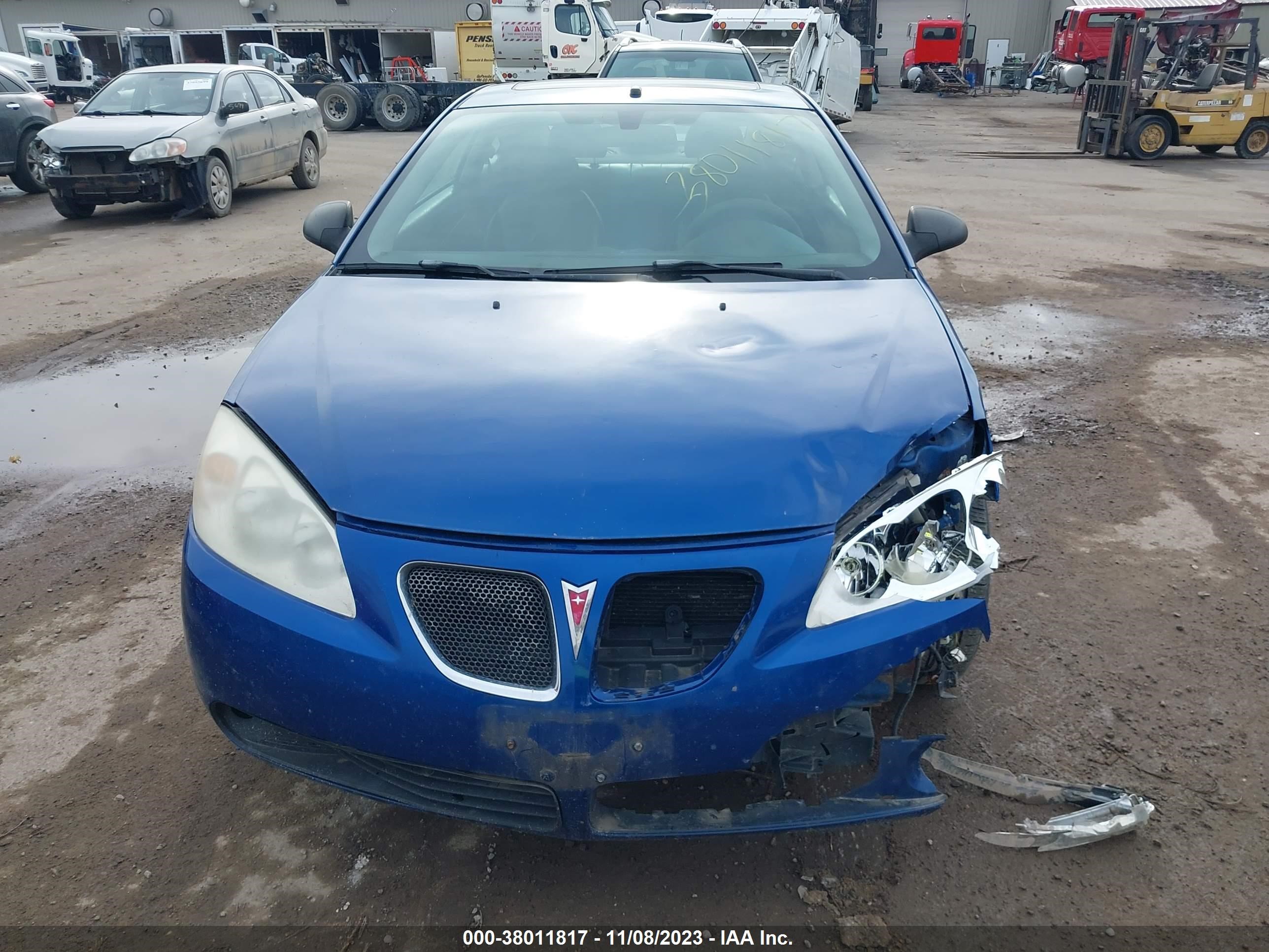 Photo 11 VIN: 1G2ZH18N974137239 - PONTIAC G6 