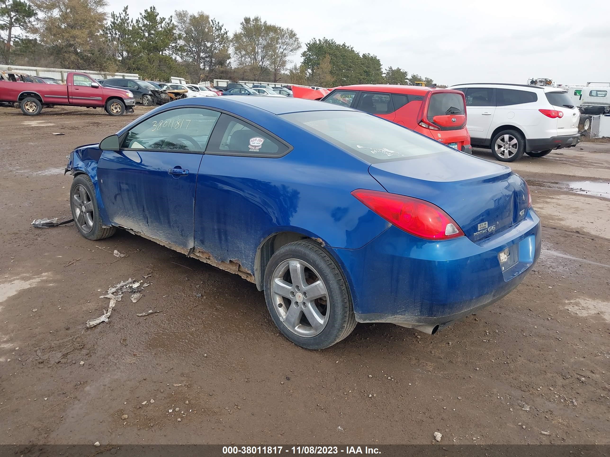 Photo 2 VIN: 1G2ZH18N974137239 - PONTIAC G6 