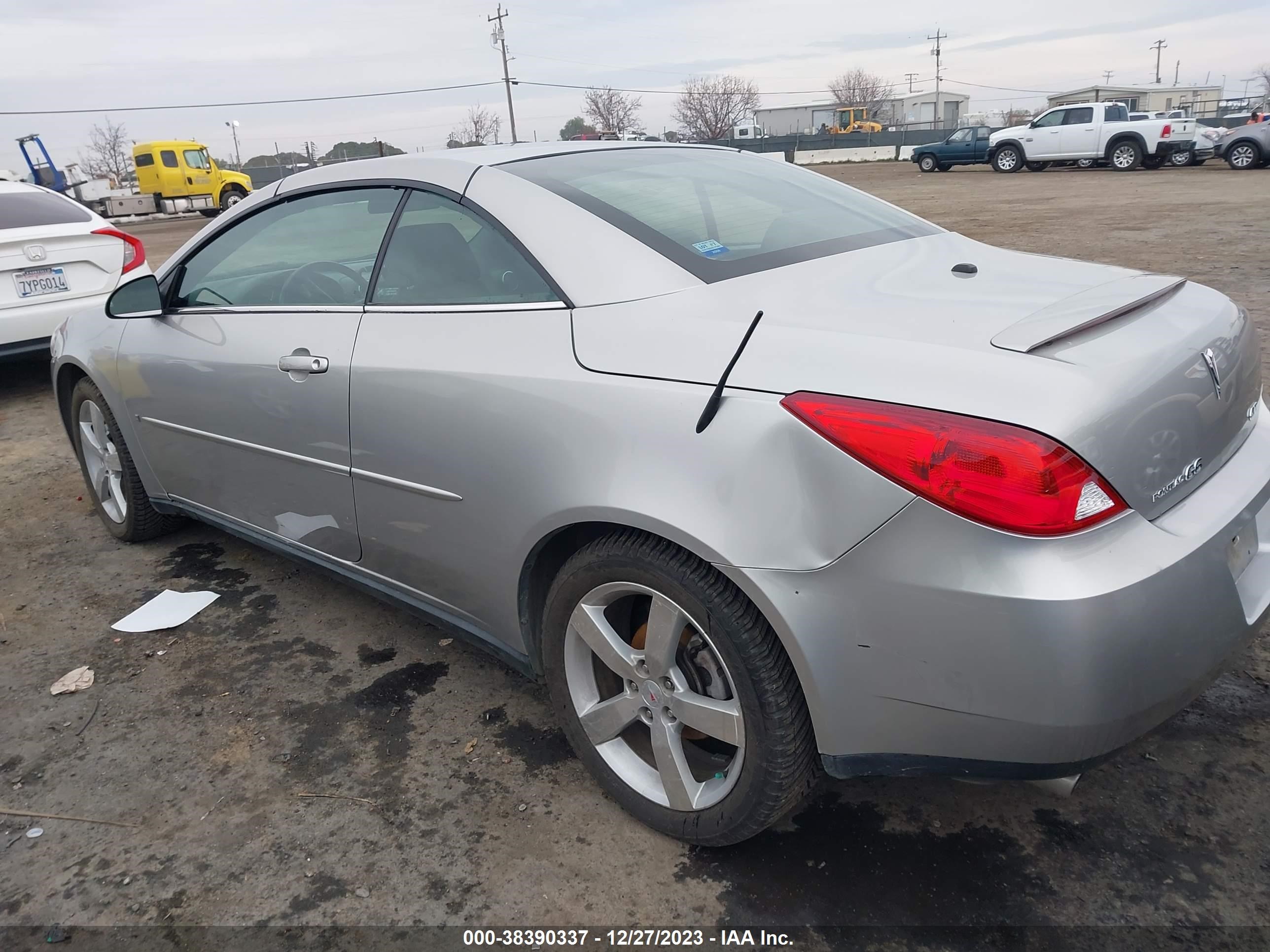 Photo 2 VIN: 1G2ZH358164268531 - PONTIAC G6 