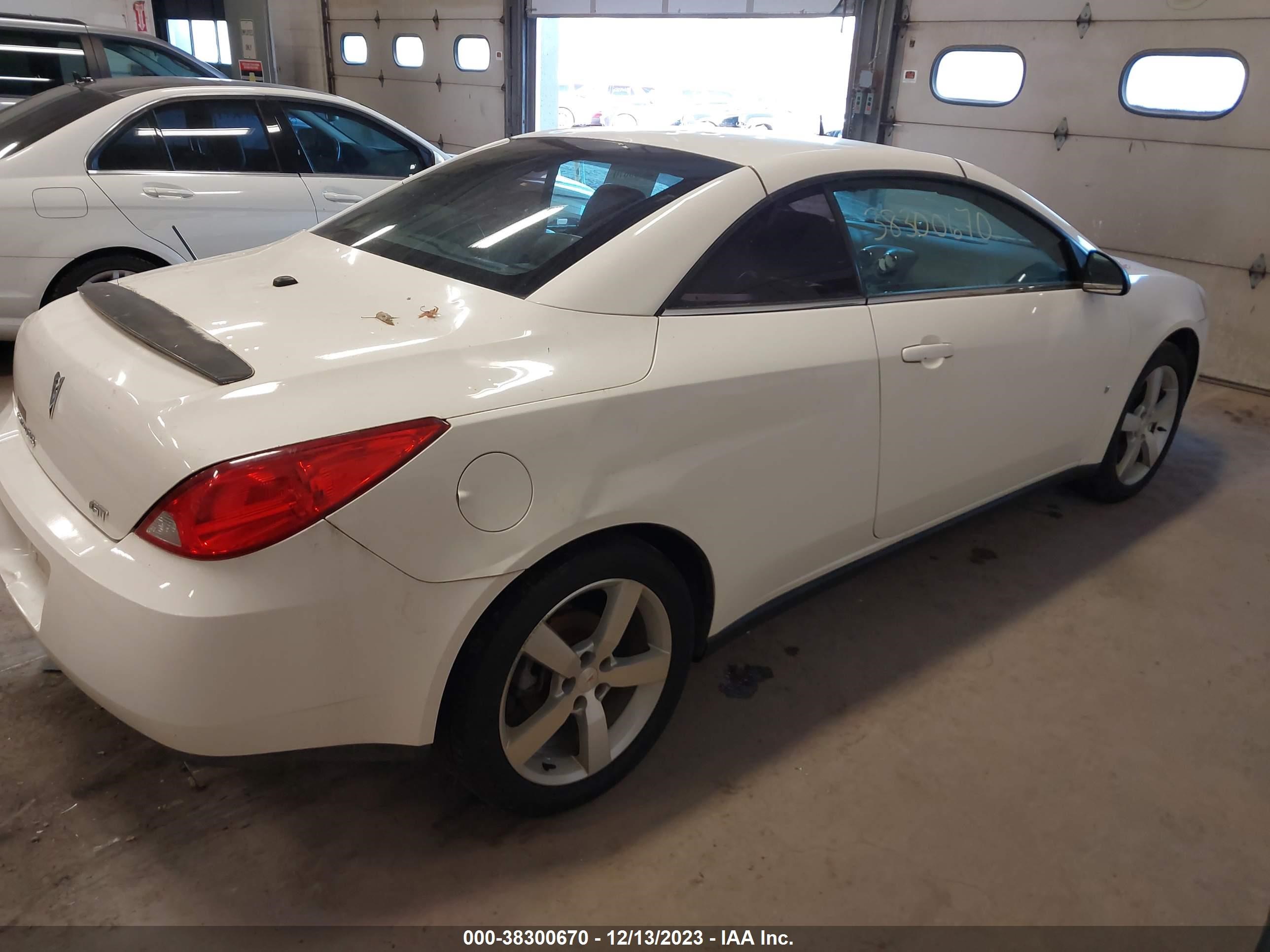 Photo 3 VIN: 1G2ZH361584169828 - PONTIAC G6 