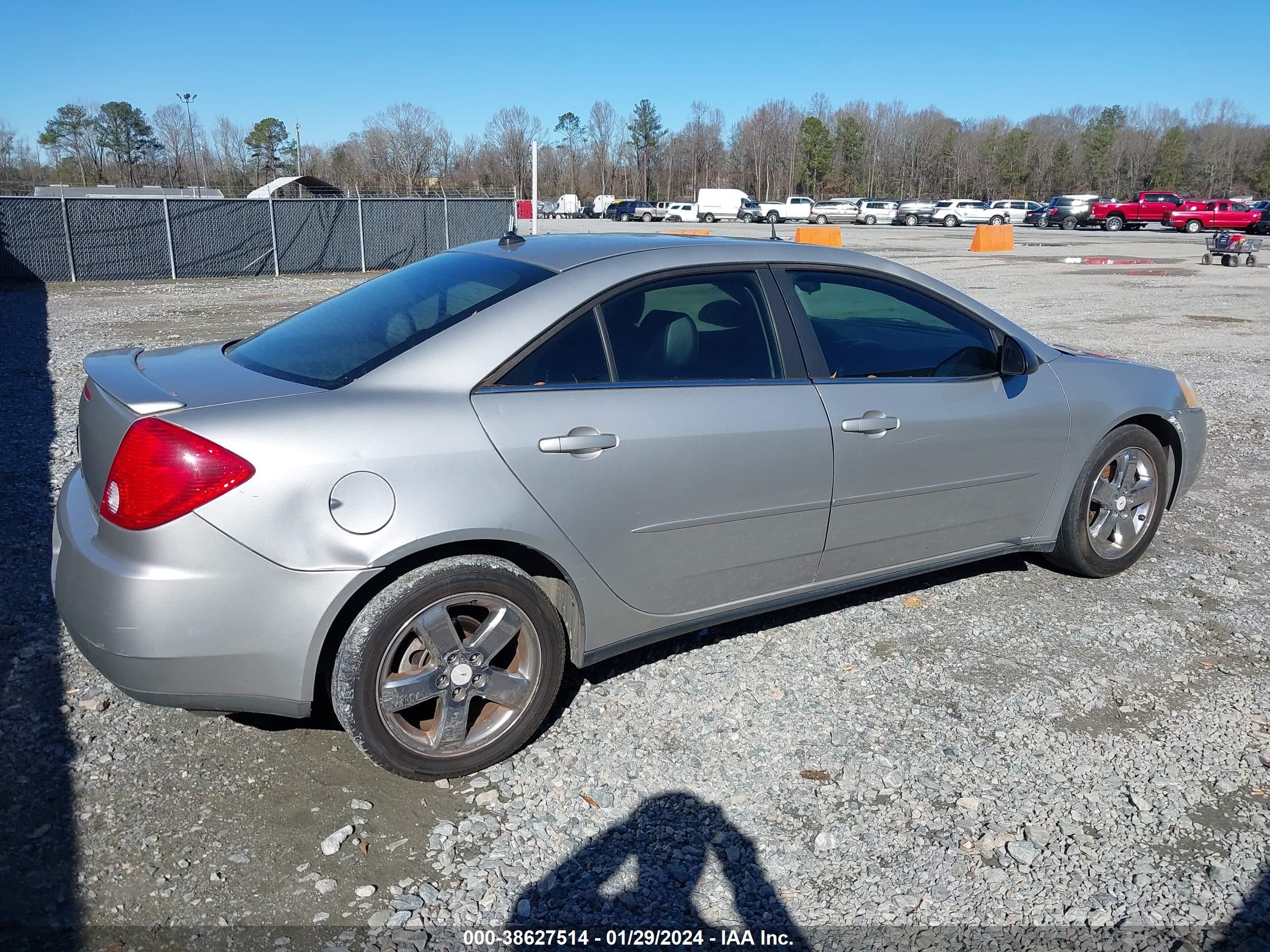 Photo 3 VIN: 1G2ZH528154111807 - PONTIAC G6 