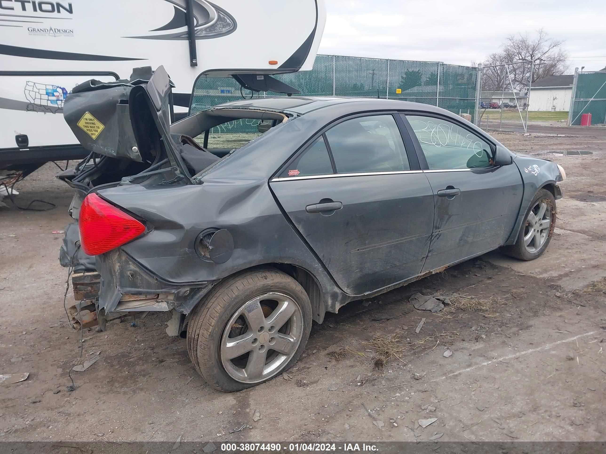 Photo 3 VIN: 1G2ZH528354173340 - PONTIAC G6 