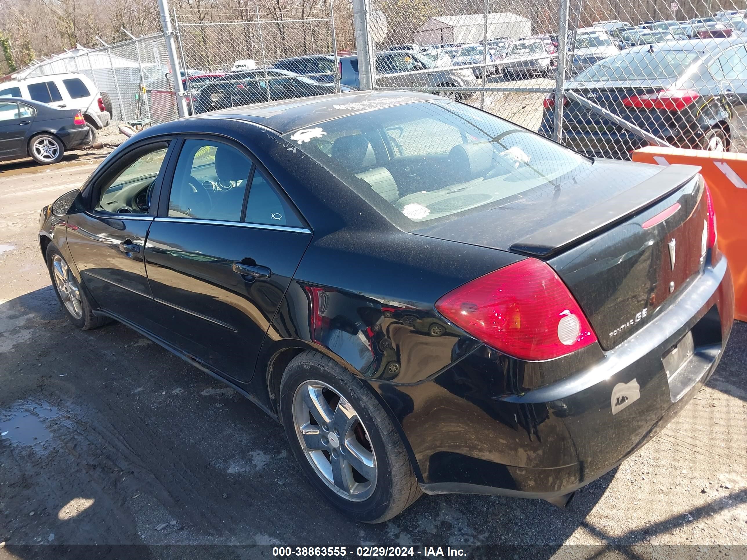 Photo 2 VIN: 1G2ZH548254120934 - PONTIAC G6 