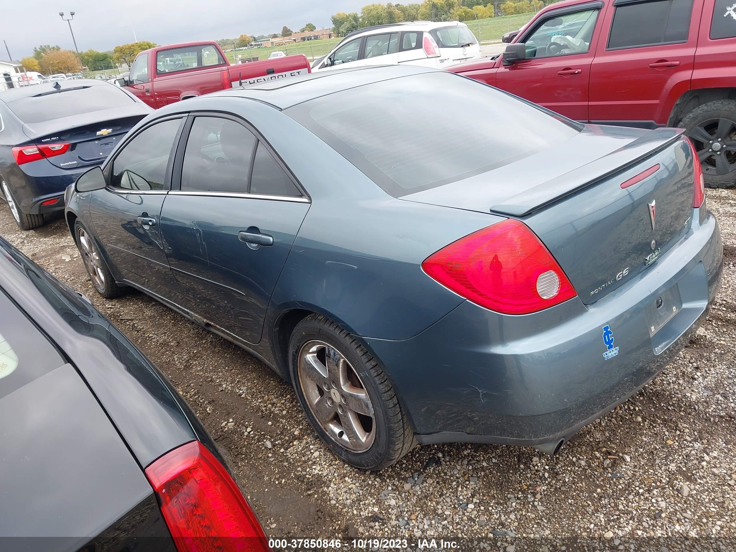 Photo 2 VIN: 1G2ZH548254124112 - PONTIAC G6 