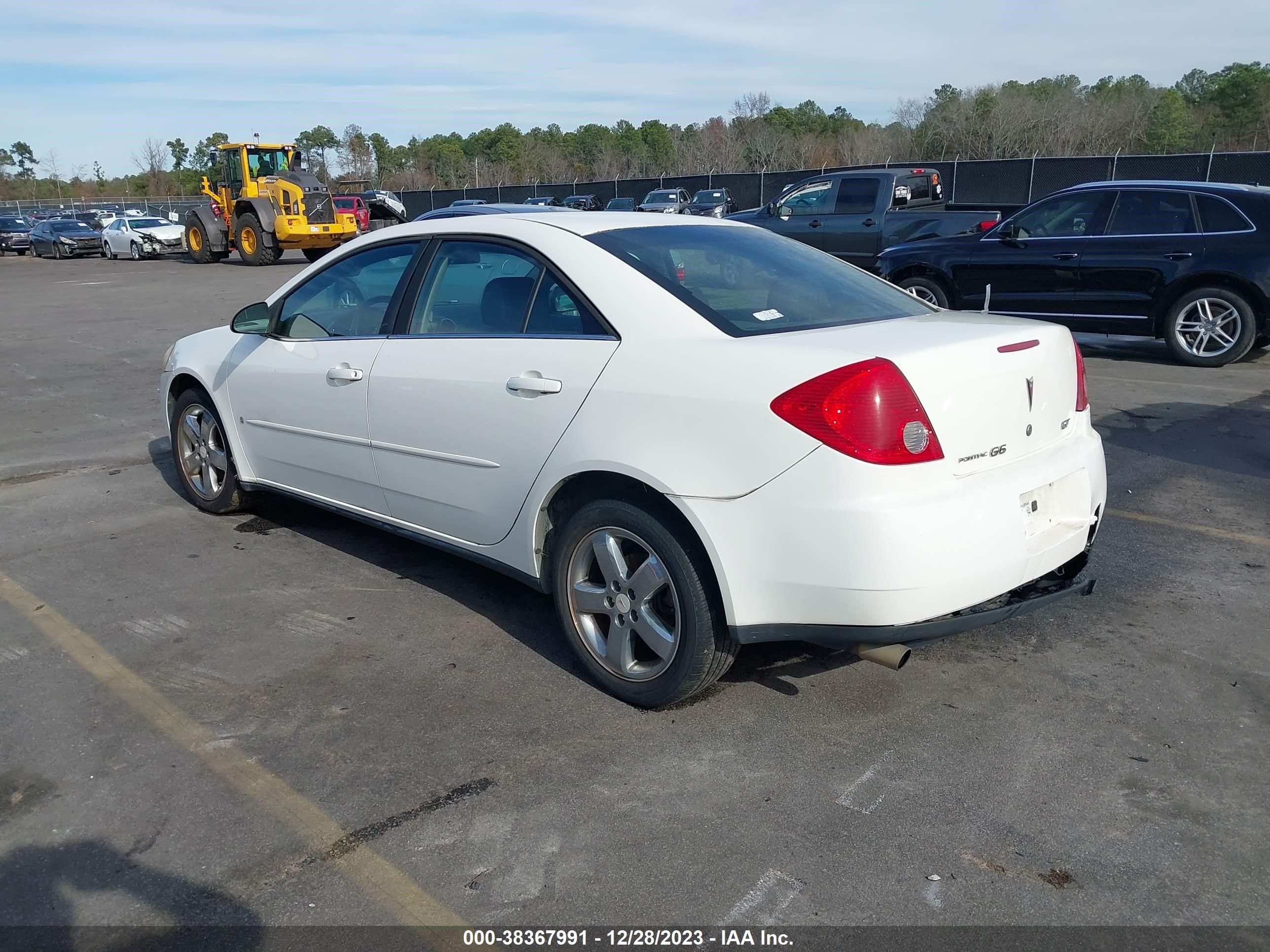 Photo 2 VIN: 1G2ZH558664198780 - PONTIAC G6 