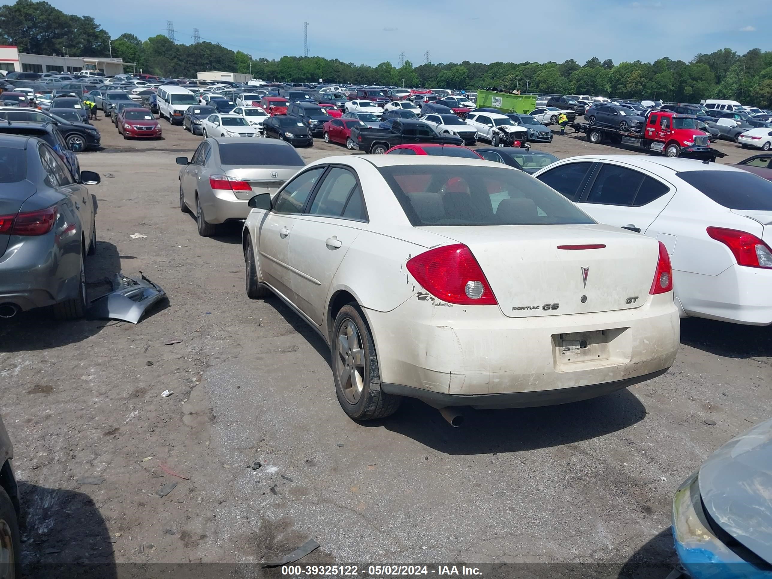 Photo 2 VIN: 1G2ZH57N084119710 - PONTIAC G6 