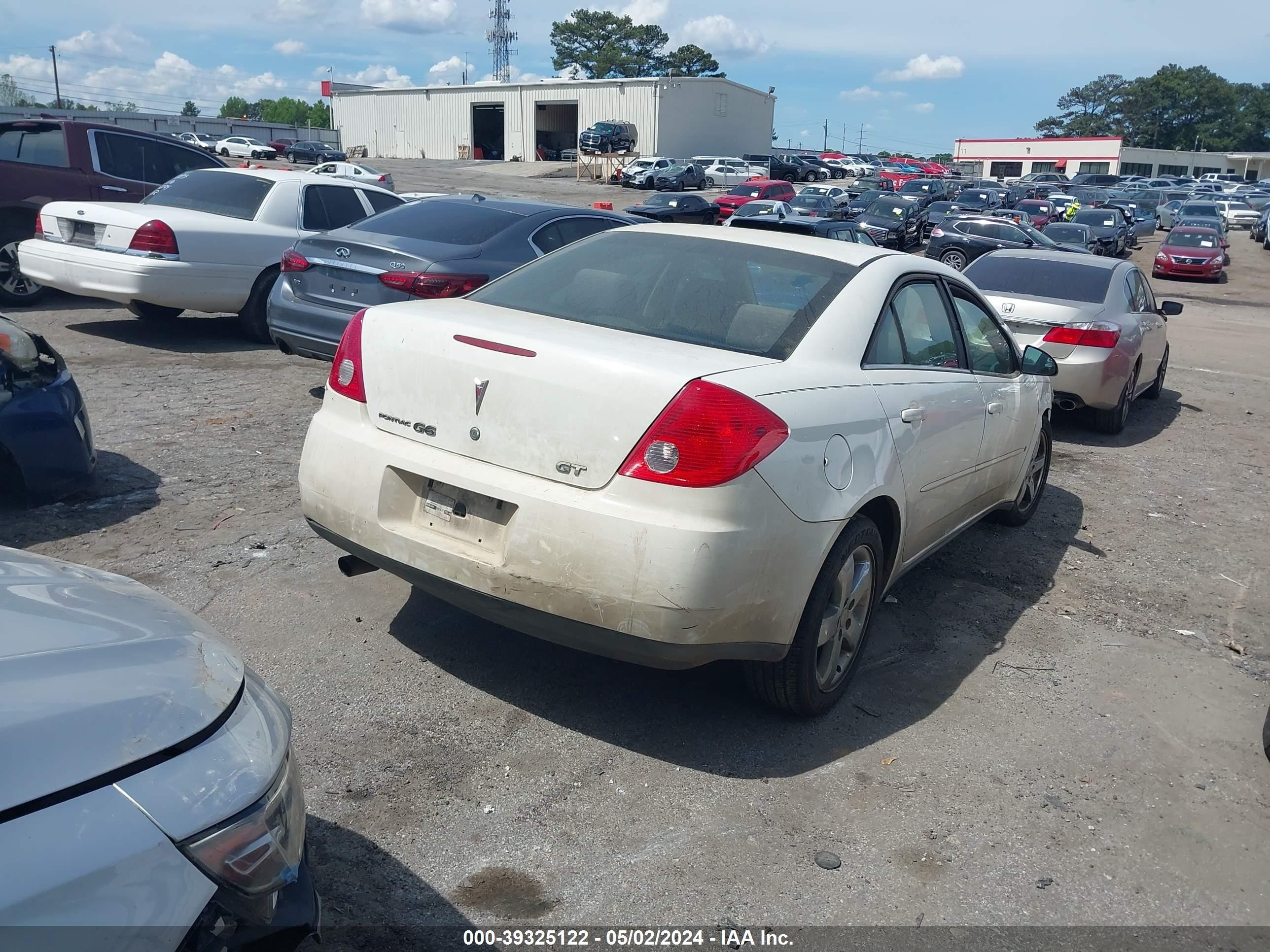 Photo 3 VIN: 1G2ZH57N084119710 - PONTIAC G6 