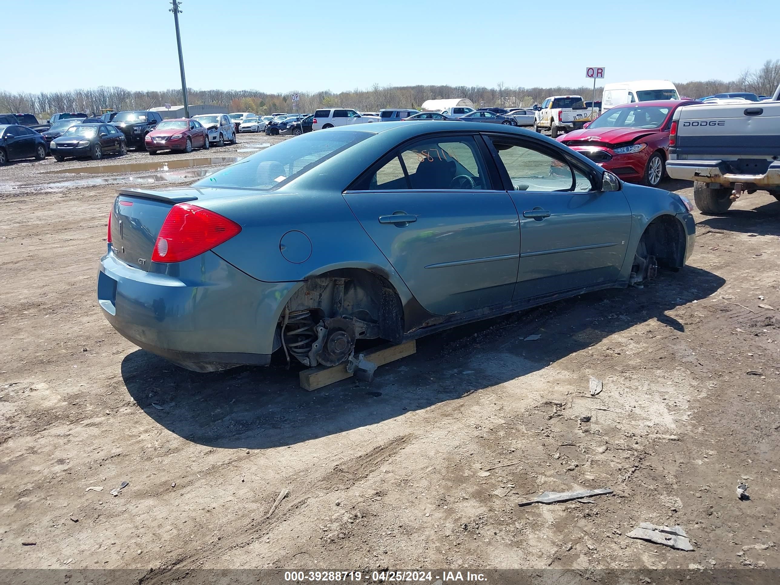 Photo 3 VIN: 1G2ZH57N094108059 - PONTIAC G6 