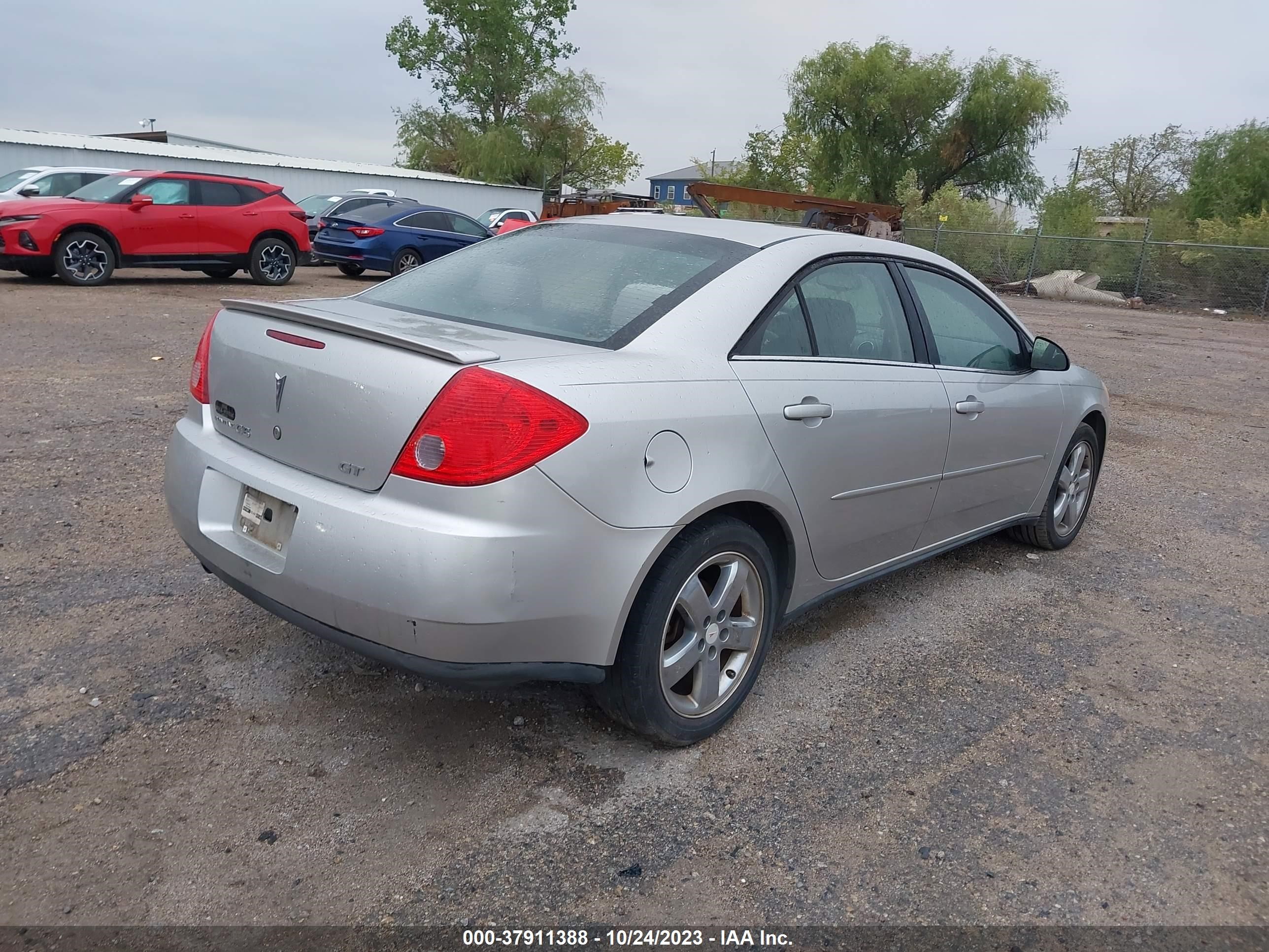 Photo 3 VIN: 1G2ZH57N184152537 - PONTIAC G6 