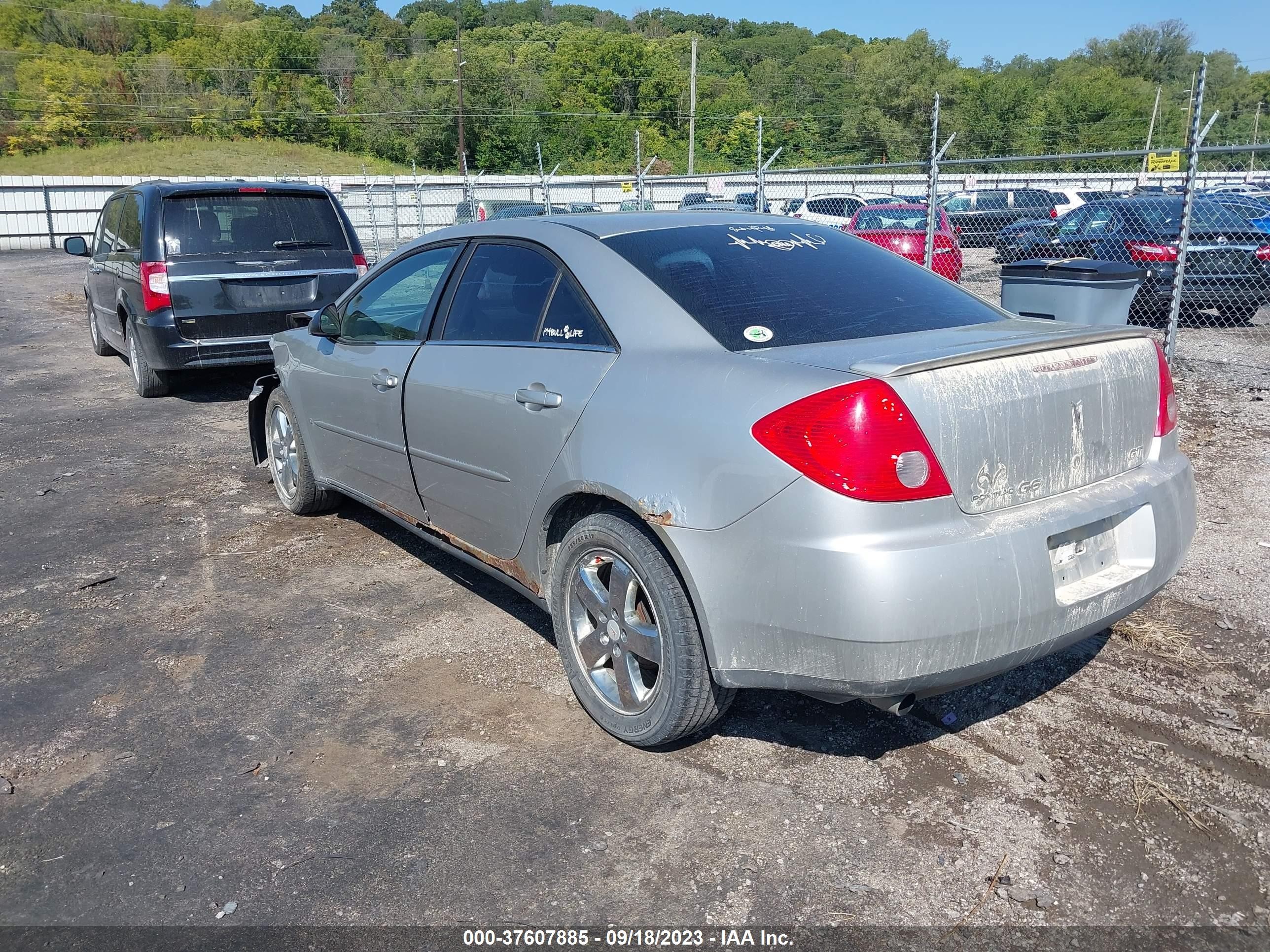 Photo 2 VIN: 1G2ZH57N284193260 - PONTIAC G6 