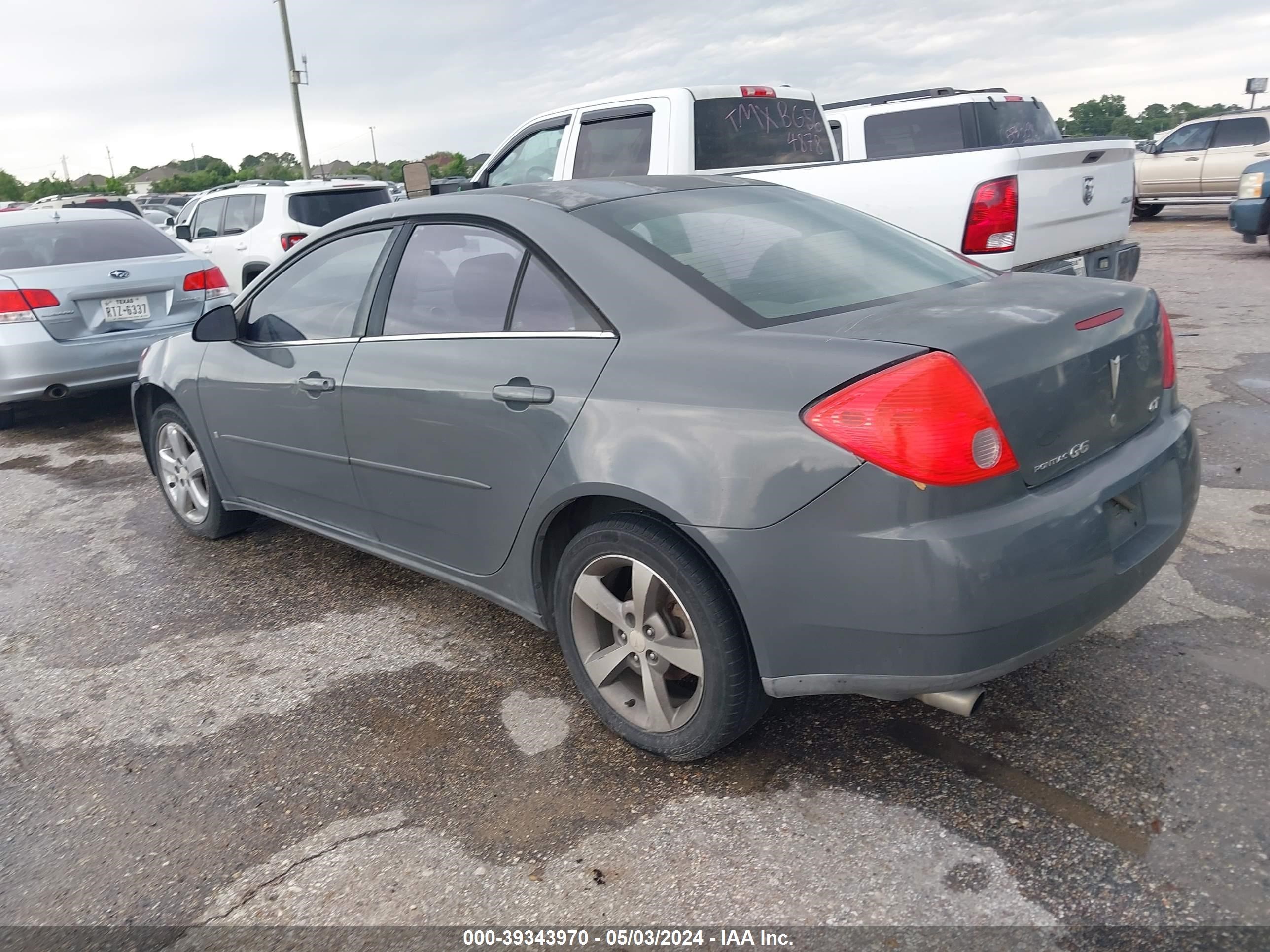 Photo 2 VIN: 1G2ZH57N484111741 - PONTIAC G6 