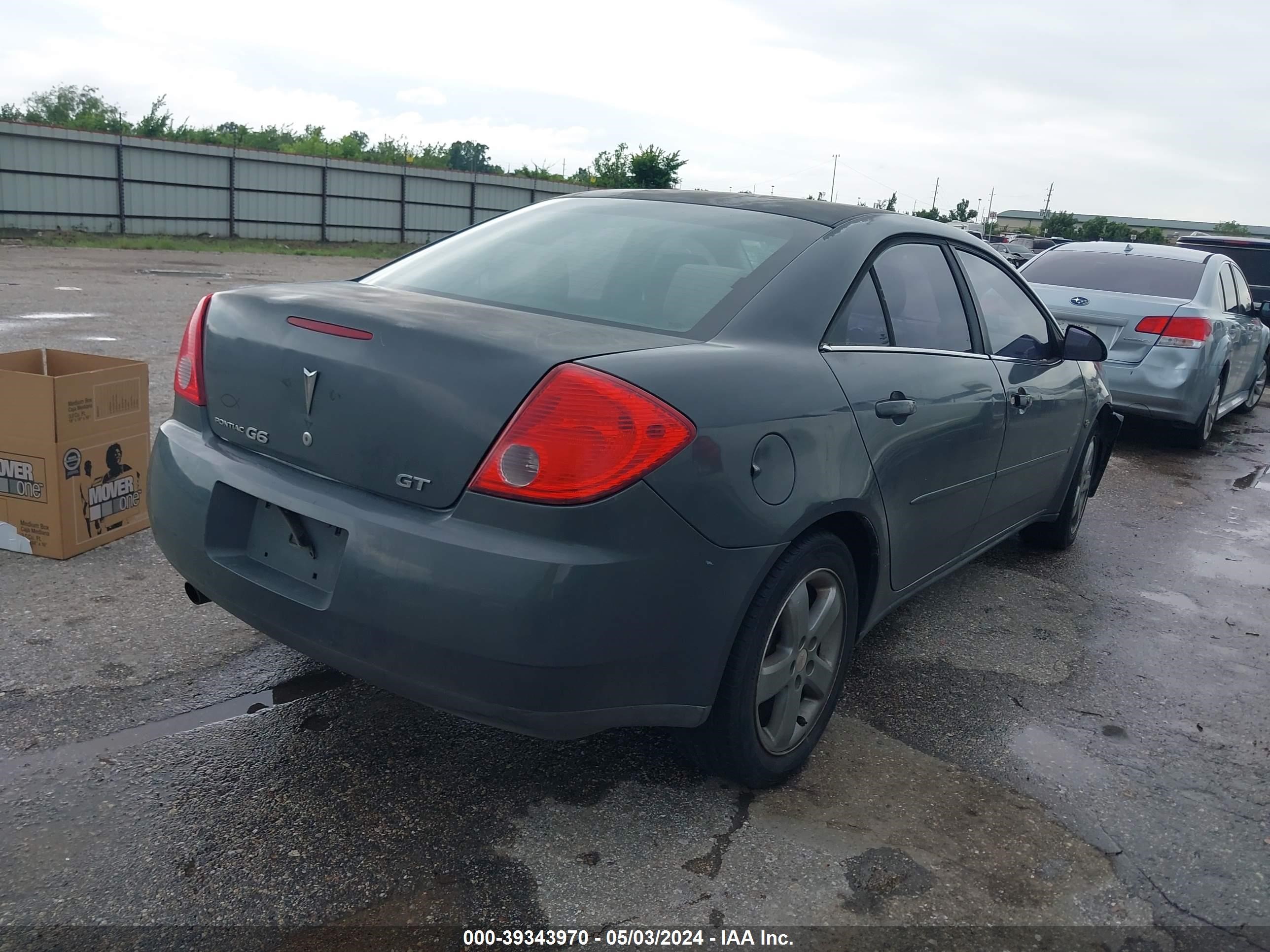 Photo 3 VIN: 1G2ZH57N484111741 - PONTIAC G6 