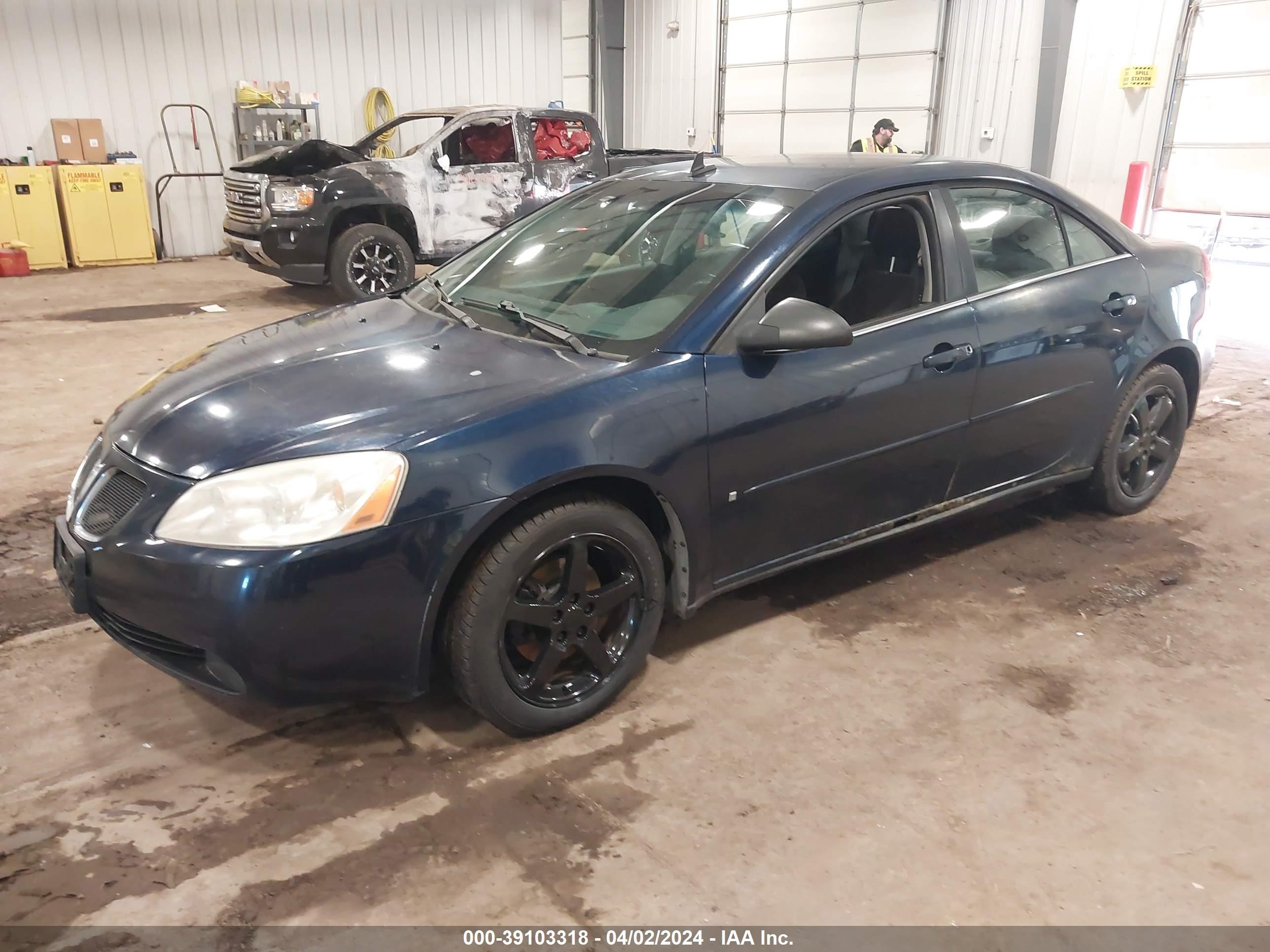 Photo 1 VIN: 1G2ZH57N484121900 - PONTIAC G6 