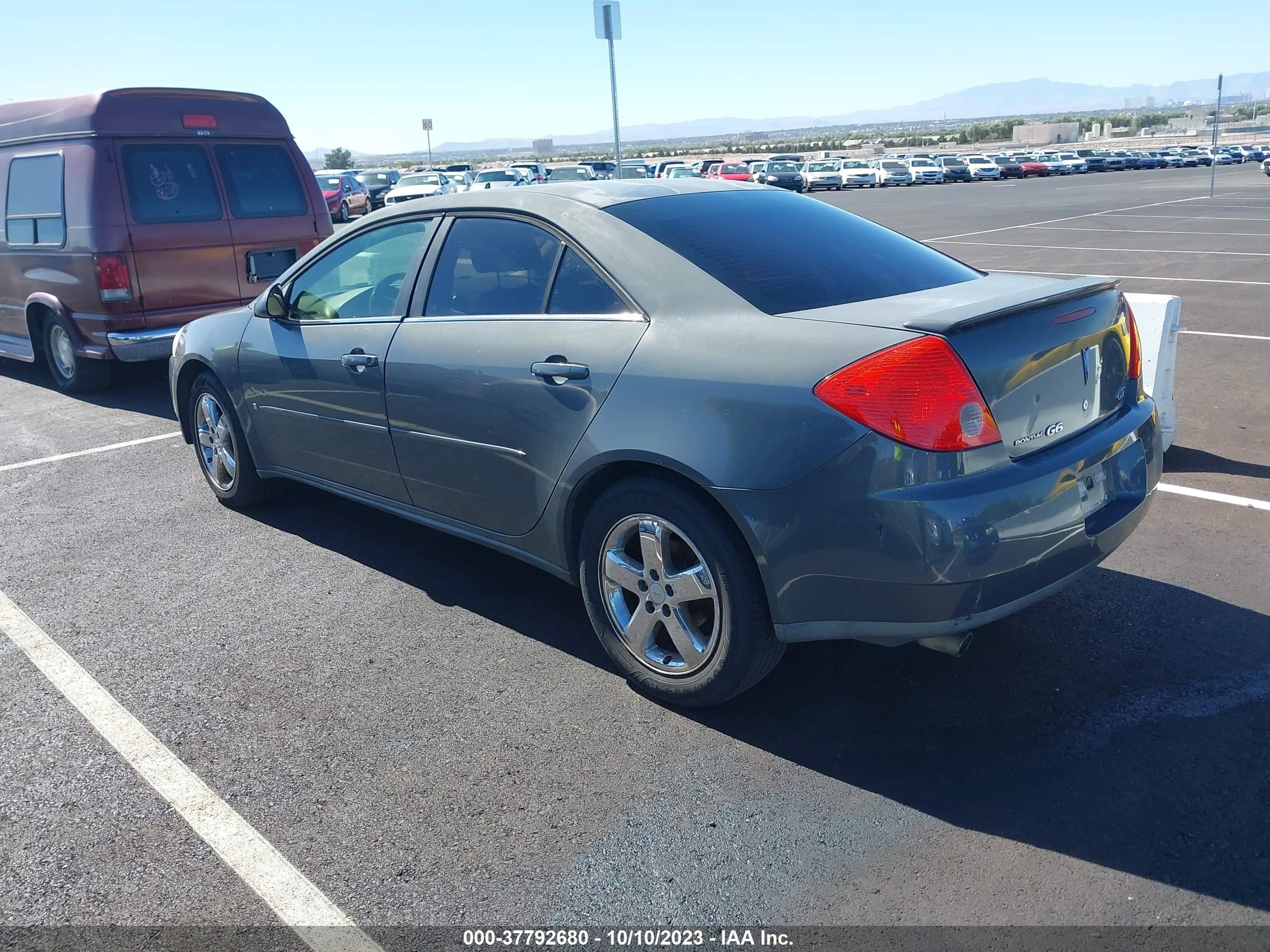 Photo 2 VIN: 1G2ZH57N684109392 - PONTIAC G6 