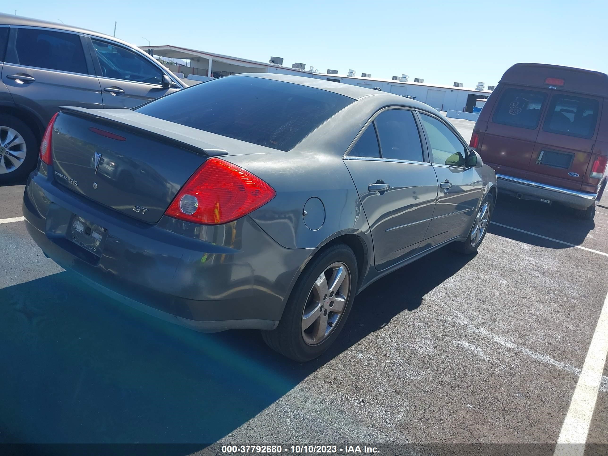 Photo 3 VIN: 1G2ZH57N684109392 - PONTIAC G6 