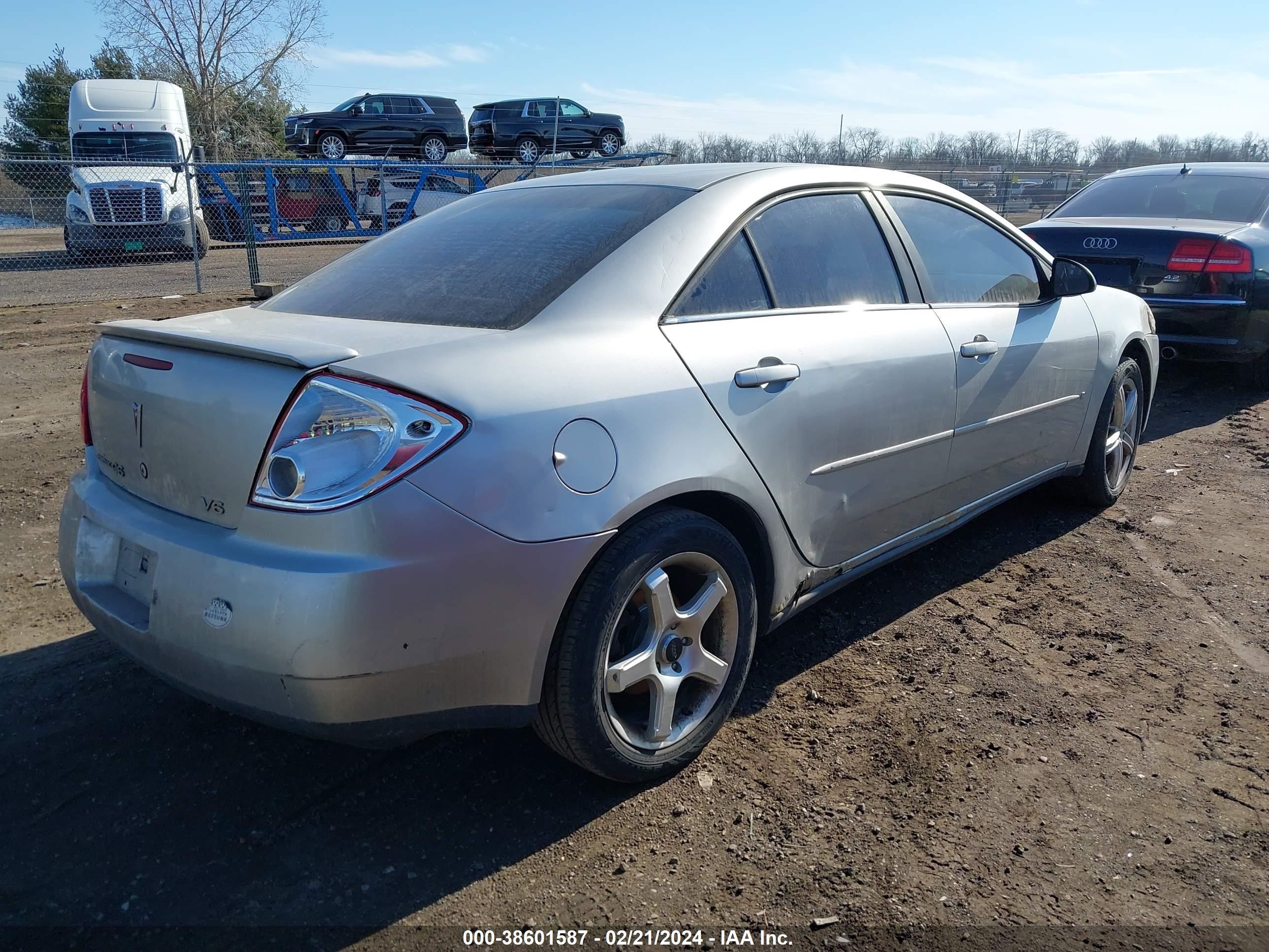 Photo 3 VIN: 1G2ZH58N174160084 - PONTIAC G6 