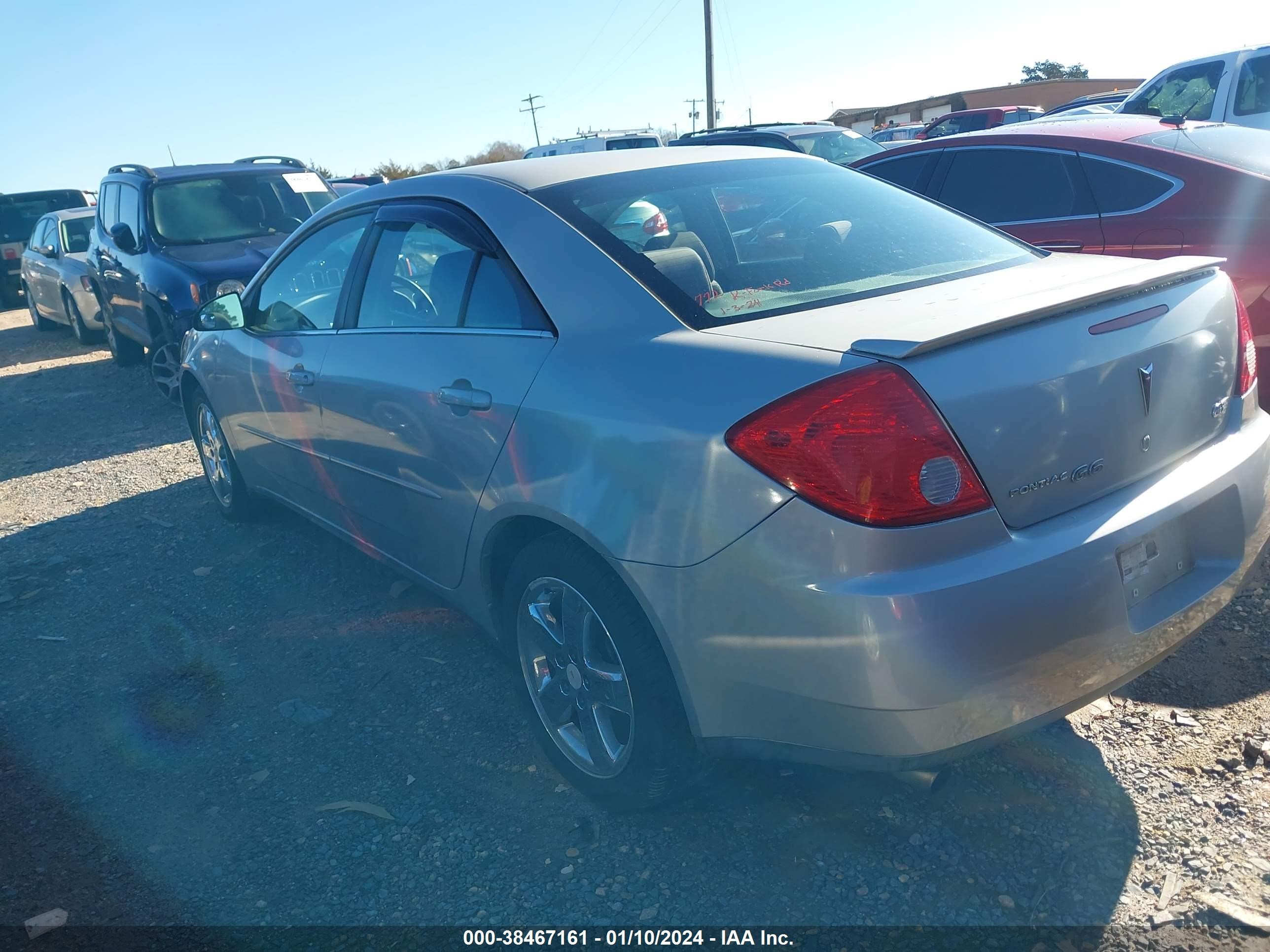 Photo 2 VIN: 1G2ZH58N174244213 - PONTIAC G6 