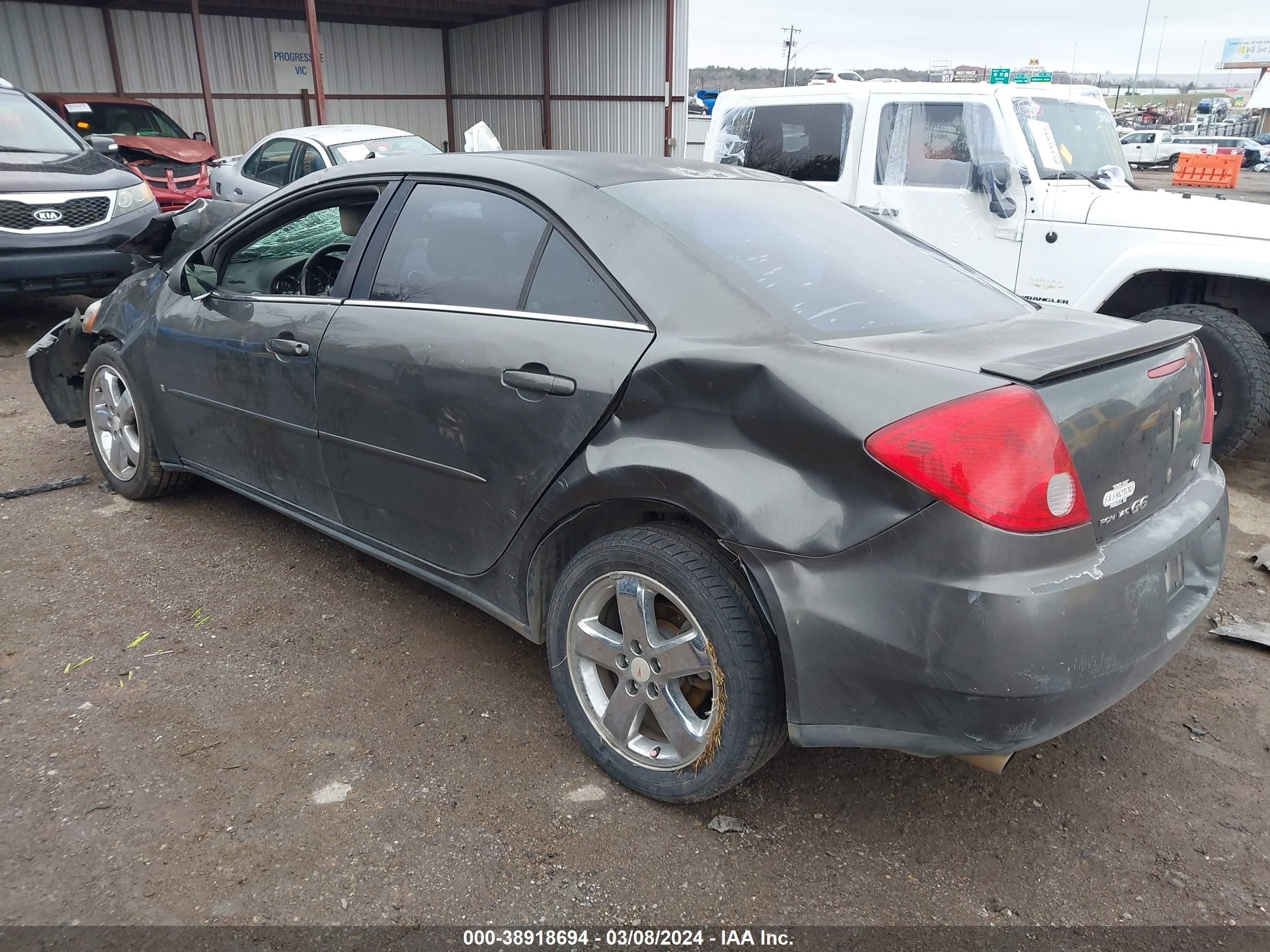 Photo 2 VIN: 1G2ZH58N674168892 - PONTIAC G6 