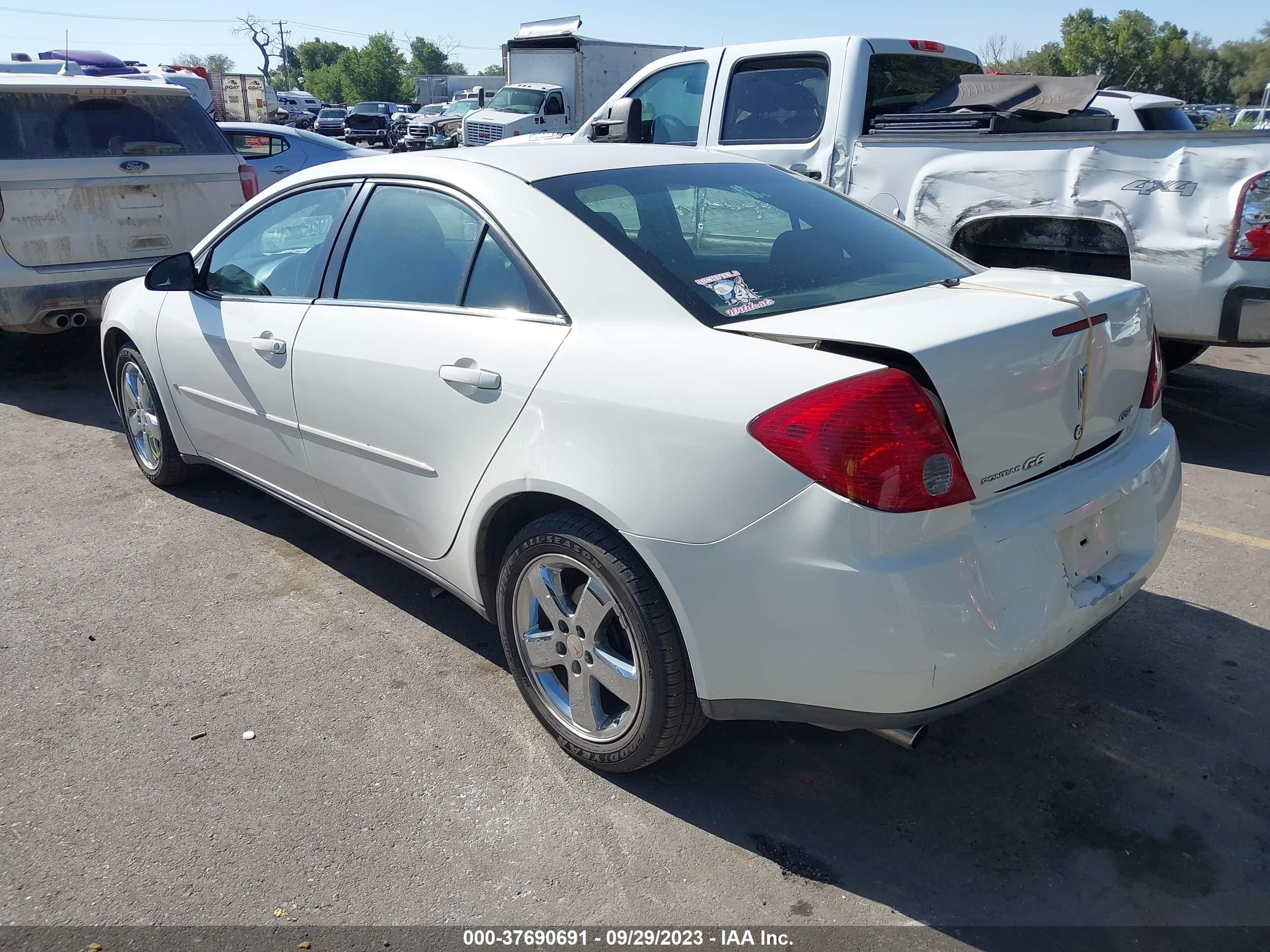 Photo 2 VIN: 1G2ZH58N674222336 - PONTIAC G6 